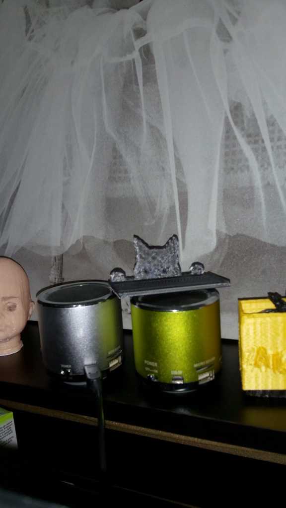 Regal Peeking Cat - Mensola di gatto che dà una occhiata