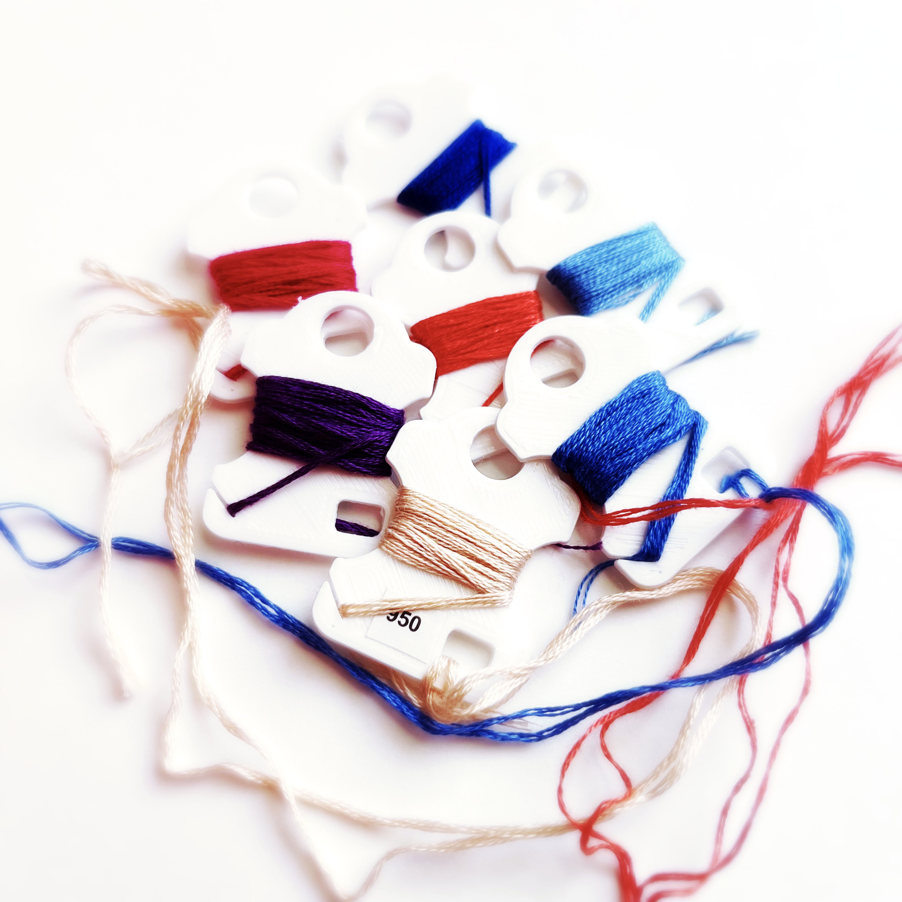EMBROIDERY FLOSS MINI-BOBBIN