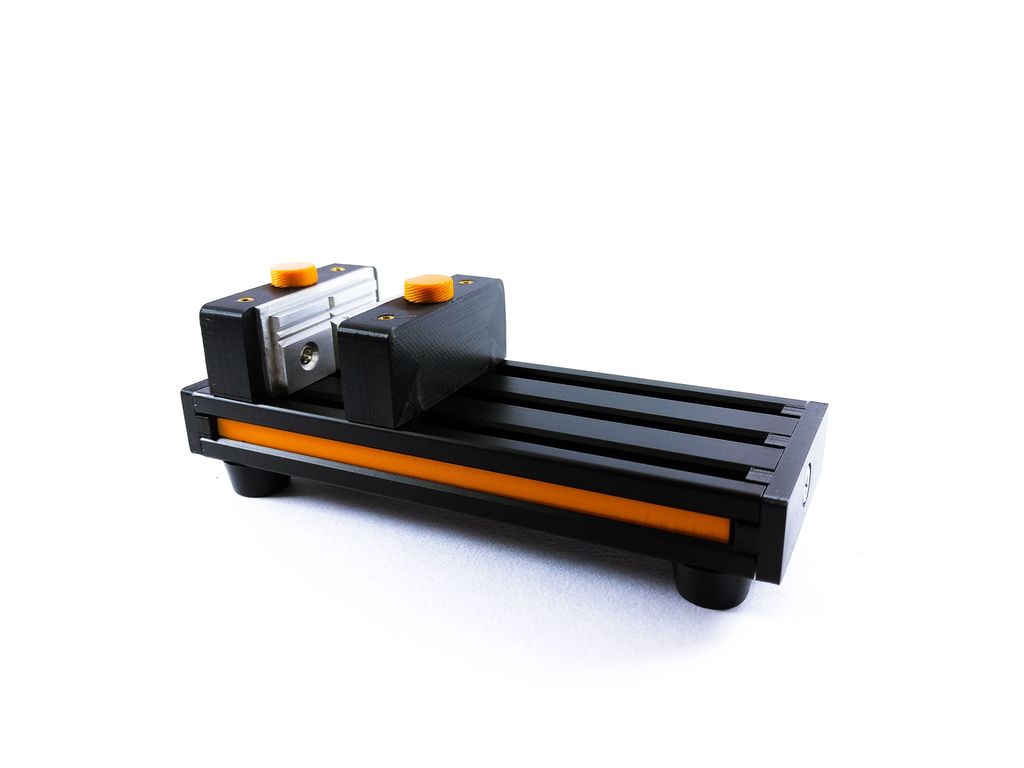 PCB Bench Vise from aluminum extrusion profile