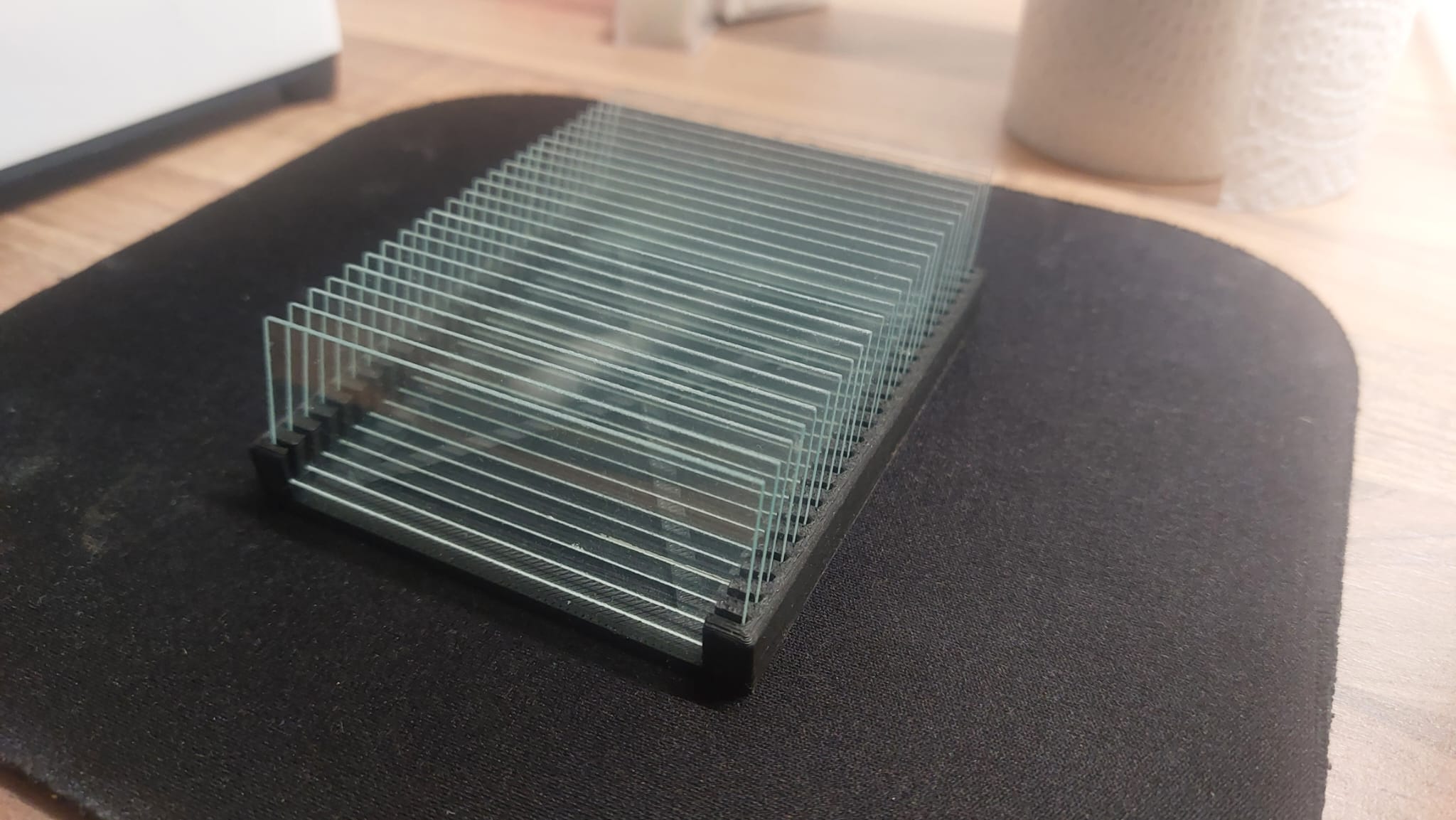 Microscope slide holder
