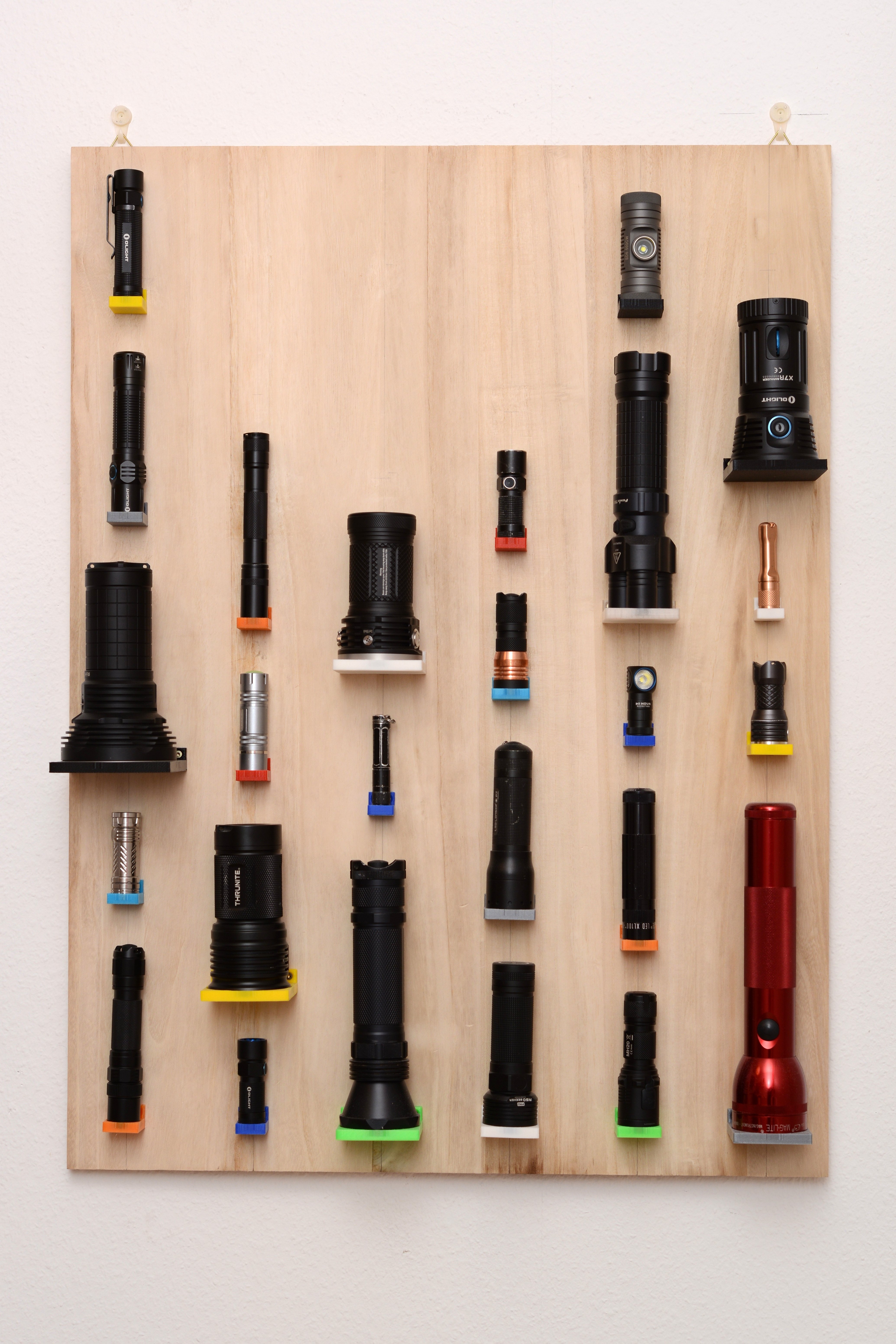 Customizable Flashlight Stand
