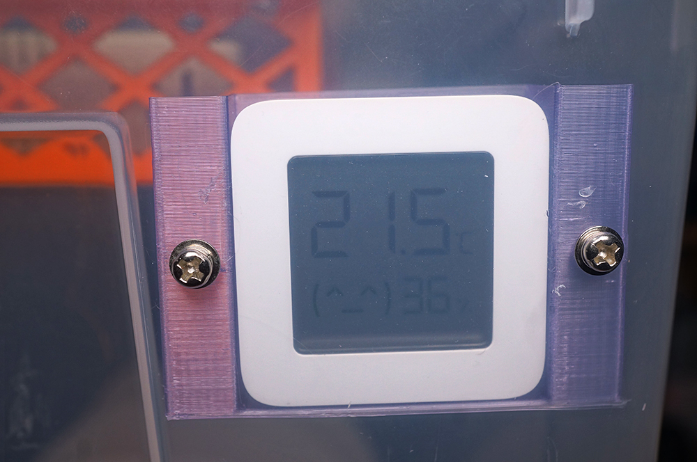 Simple Mount for Mi Temperature and Humidity Monitor 2