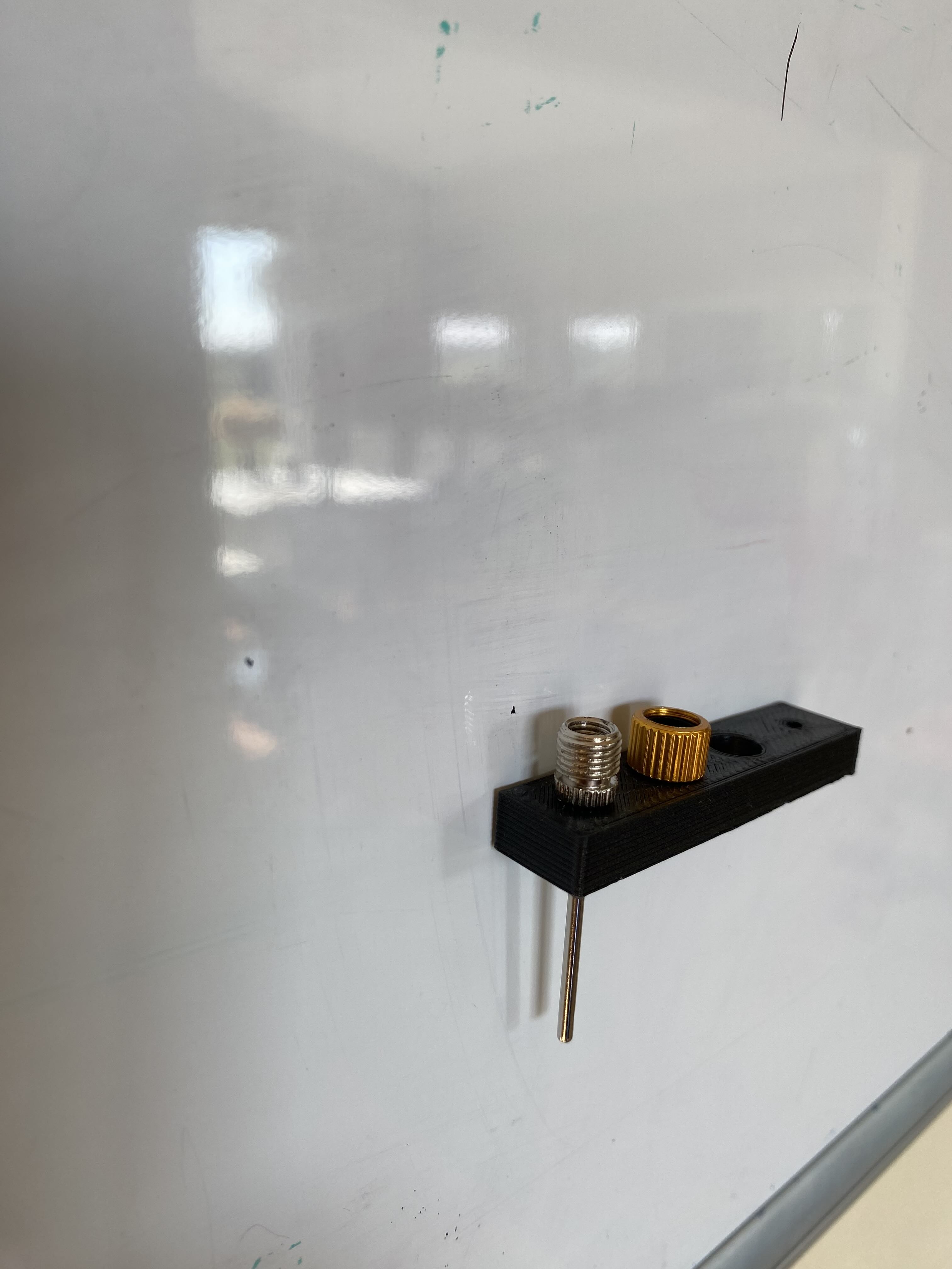 Pump-valve holders with magnet