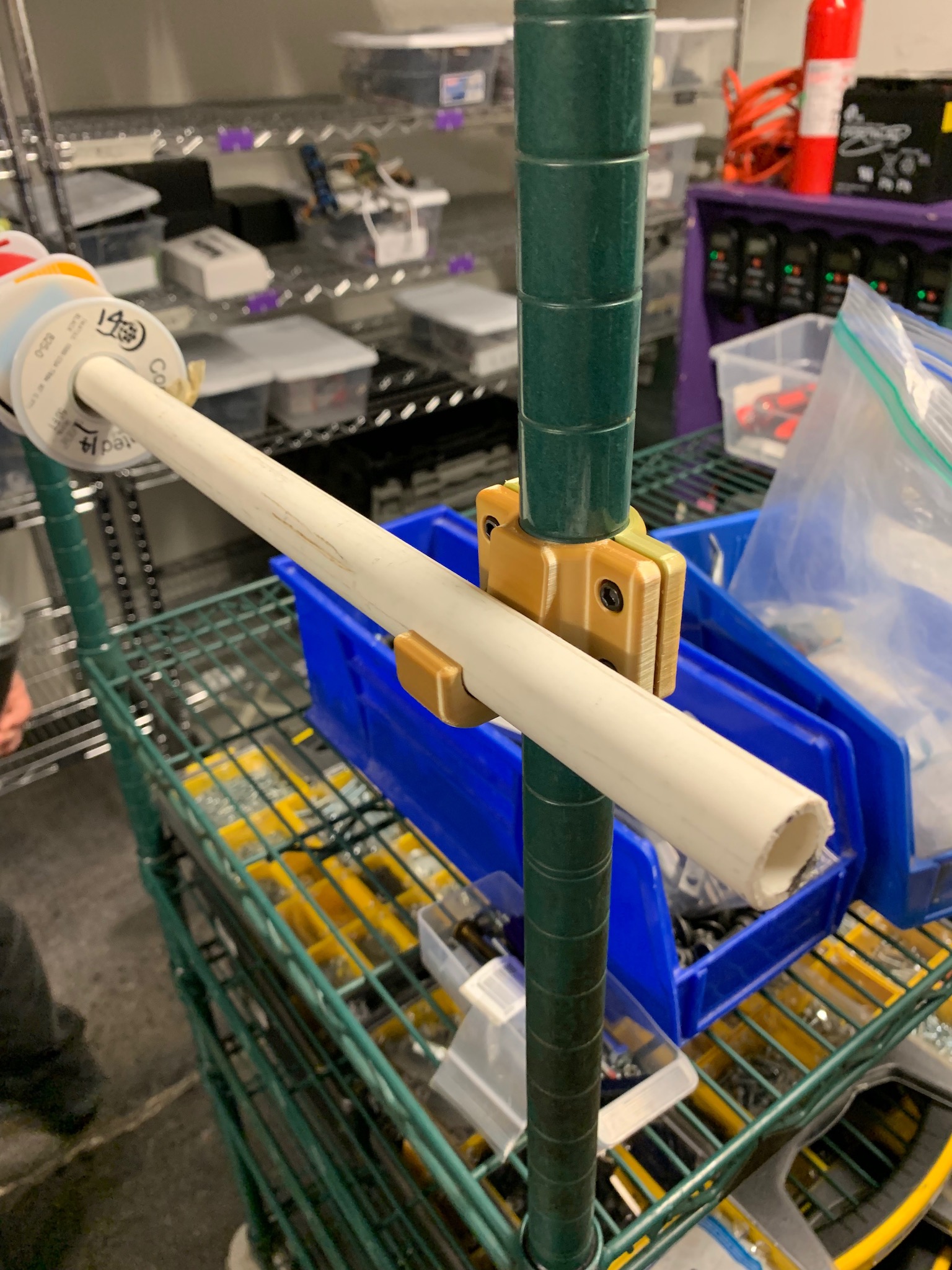Wire Rack spool clamp for wire spools