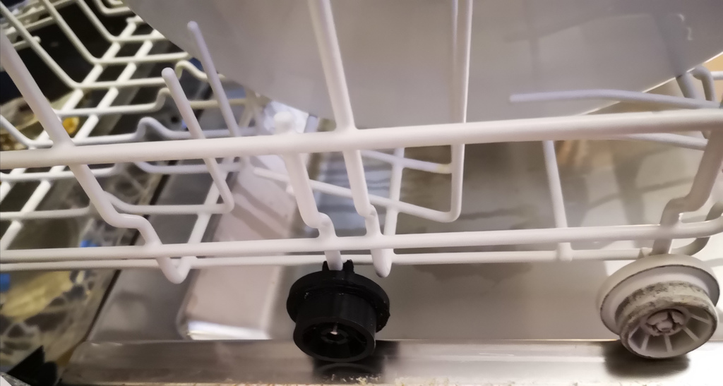 Dishwasher wheel