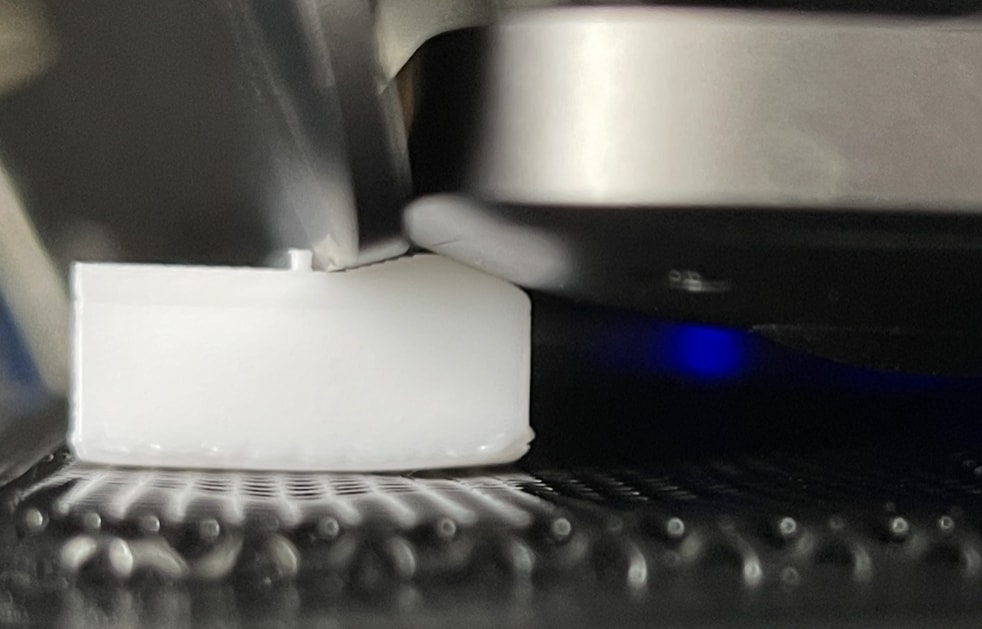 Apple MacBook Pro 16 Exhaust Vent