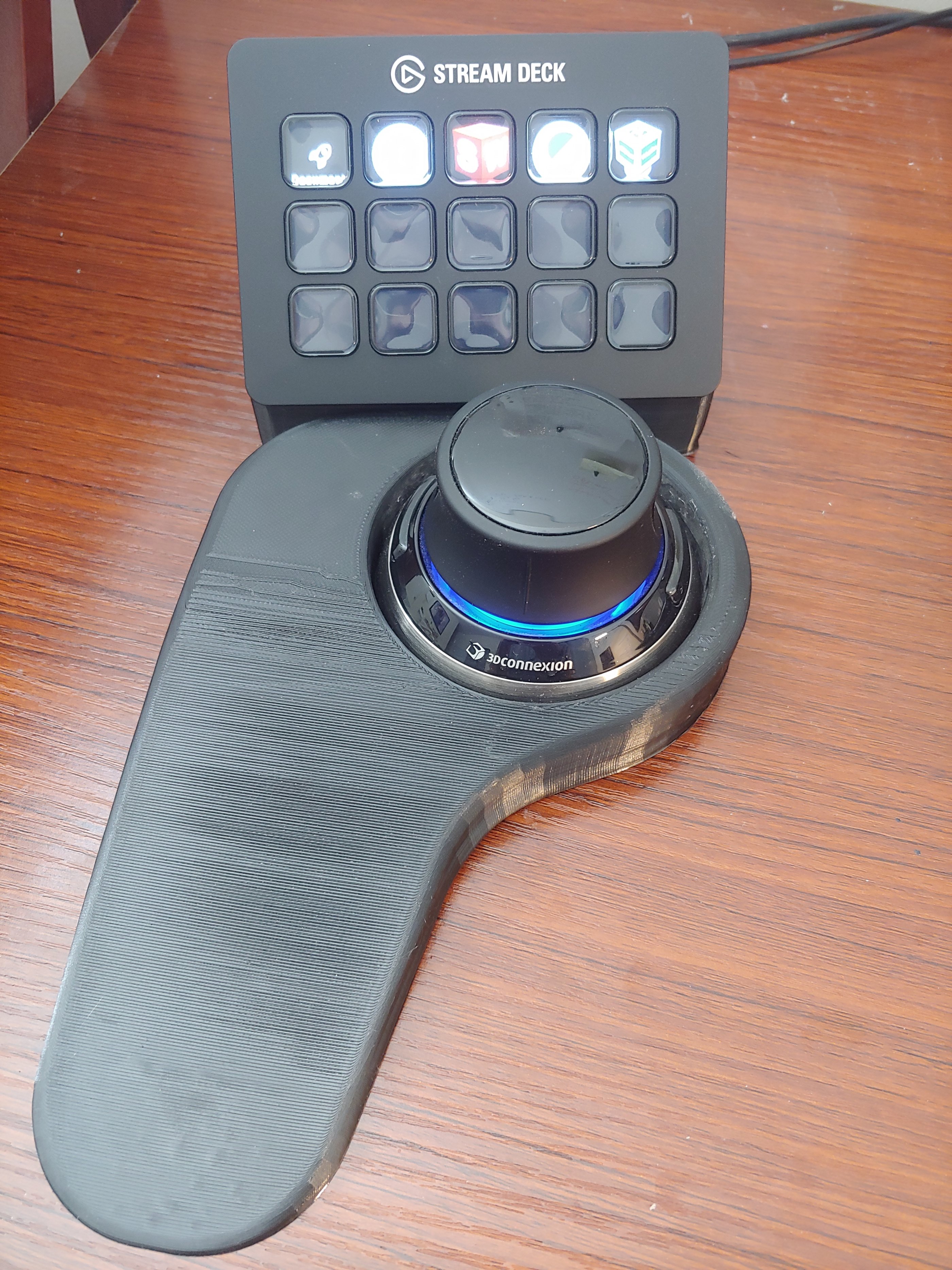 Spacemouse Handrest with Stream Deck Mount