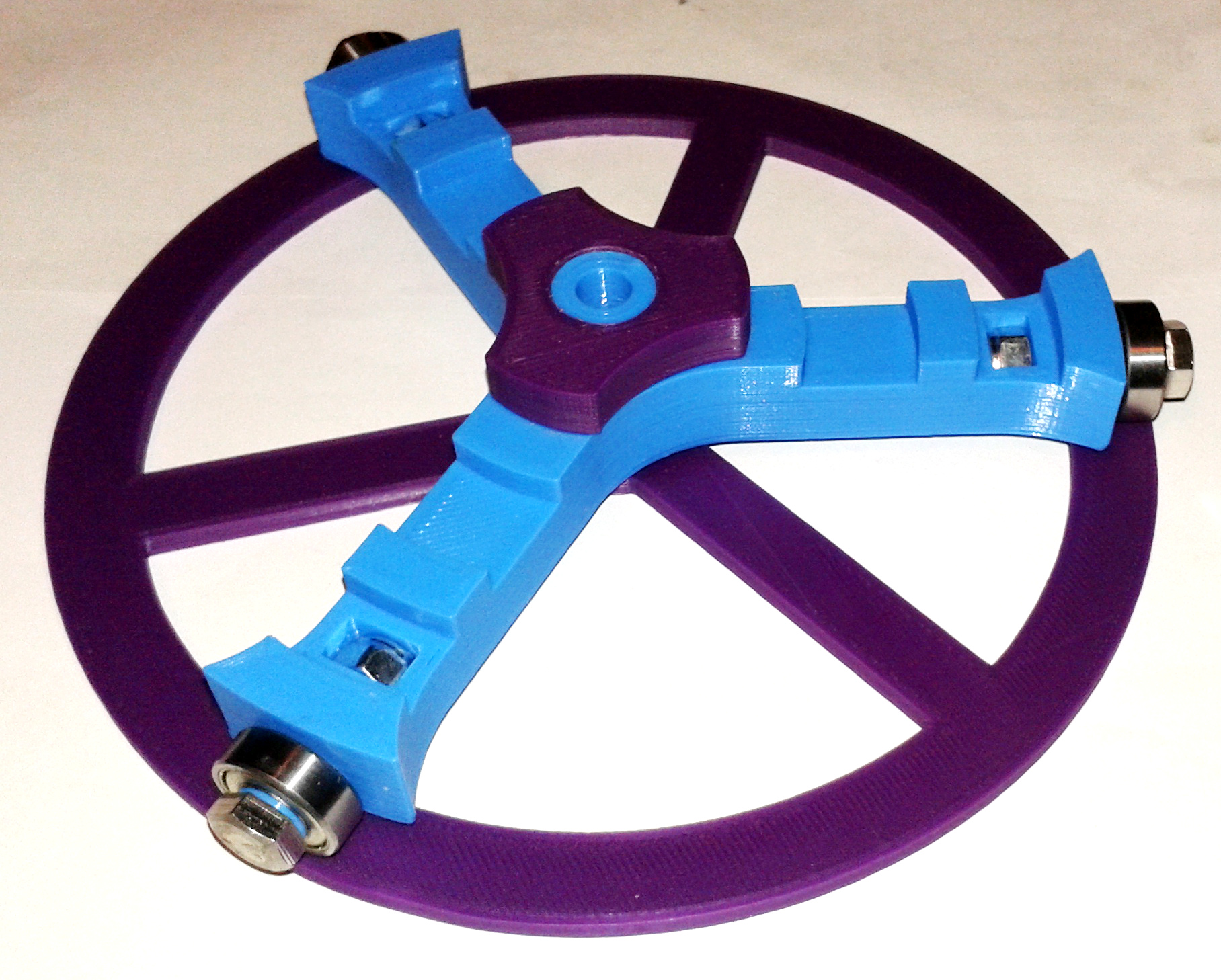 Configurable vertical spool holder