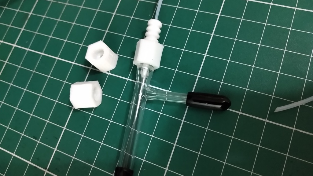 Gas expansion nebulizer adapter