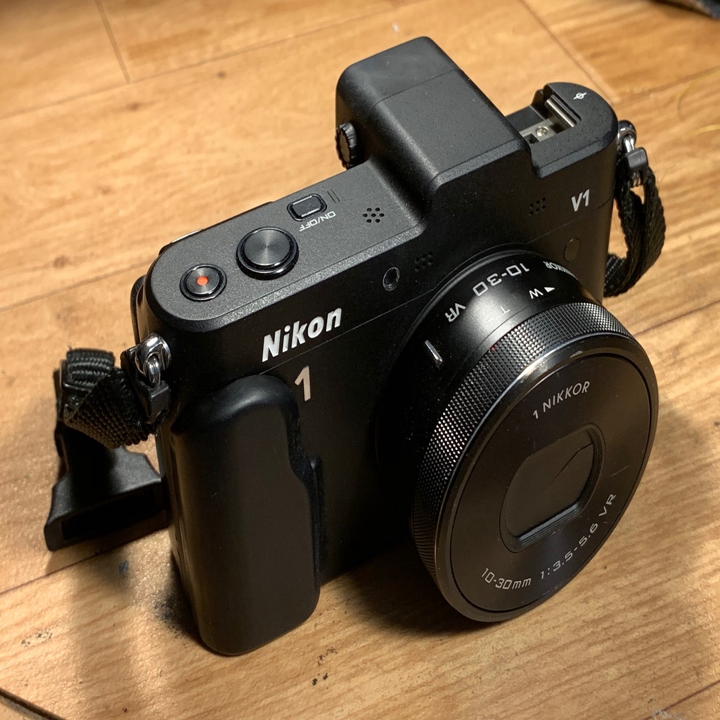 Nikon 1 V1 grip