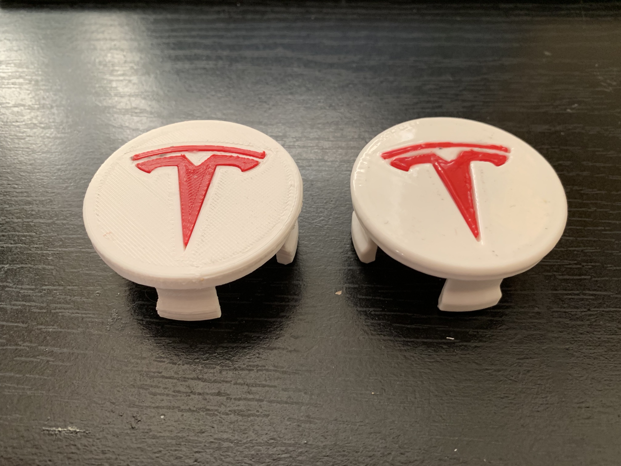 Tesla Wheel Cap With Insert and Customizable Plate