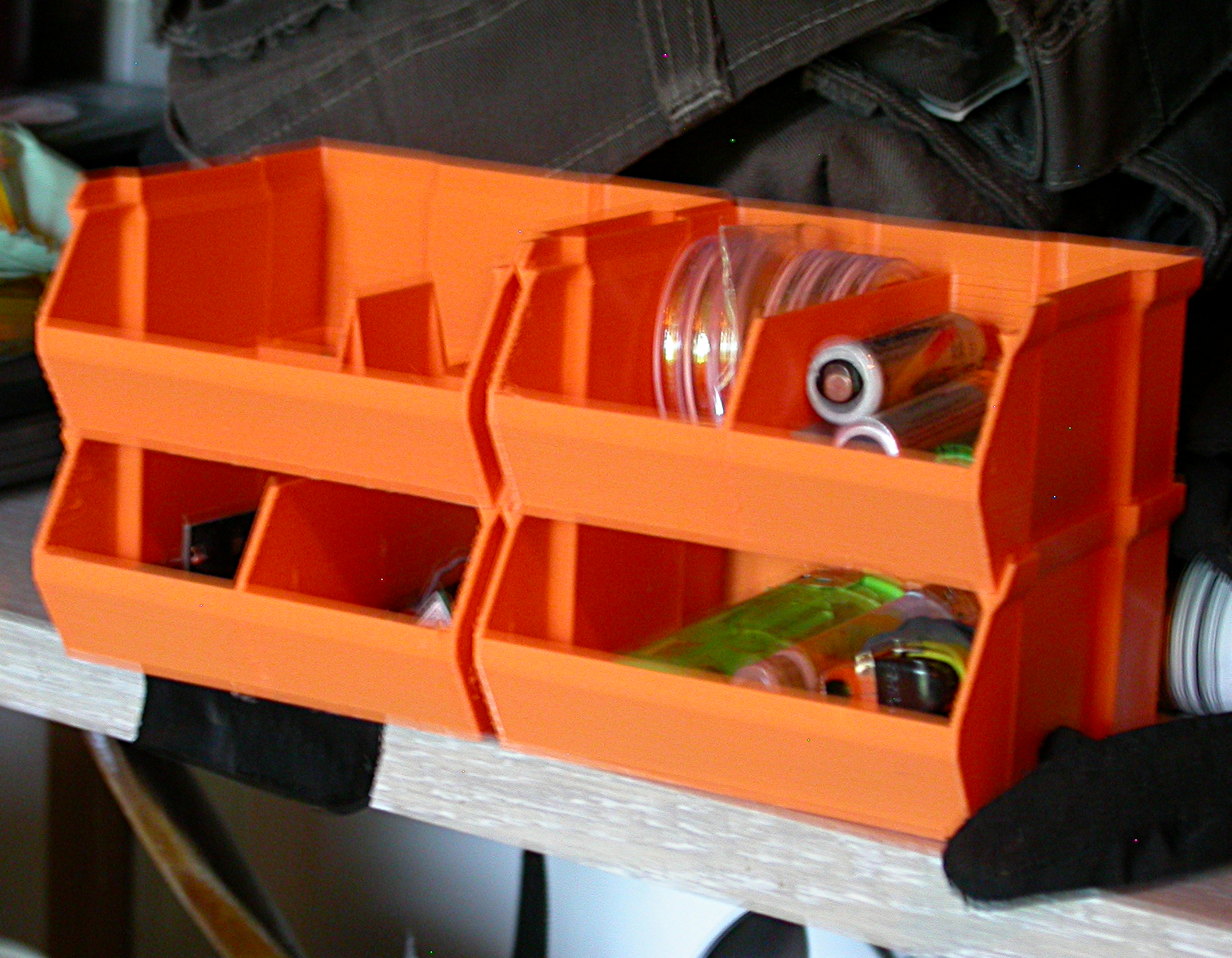 Stackable Box v4, rescaled for 100x100mm beds