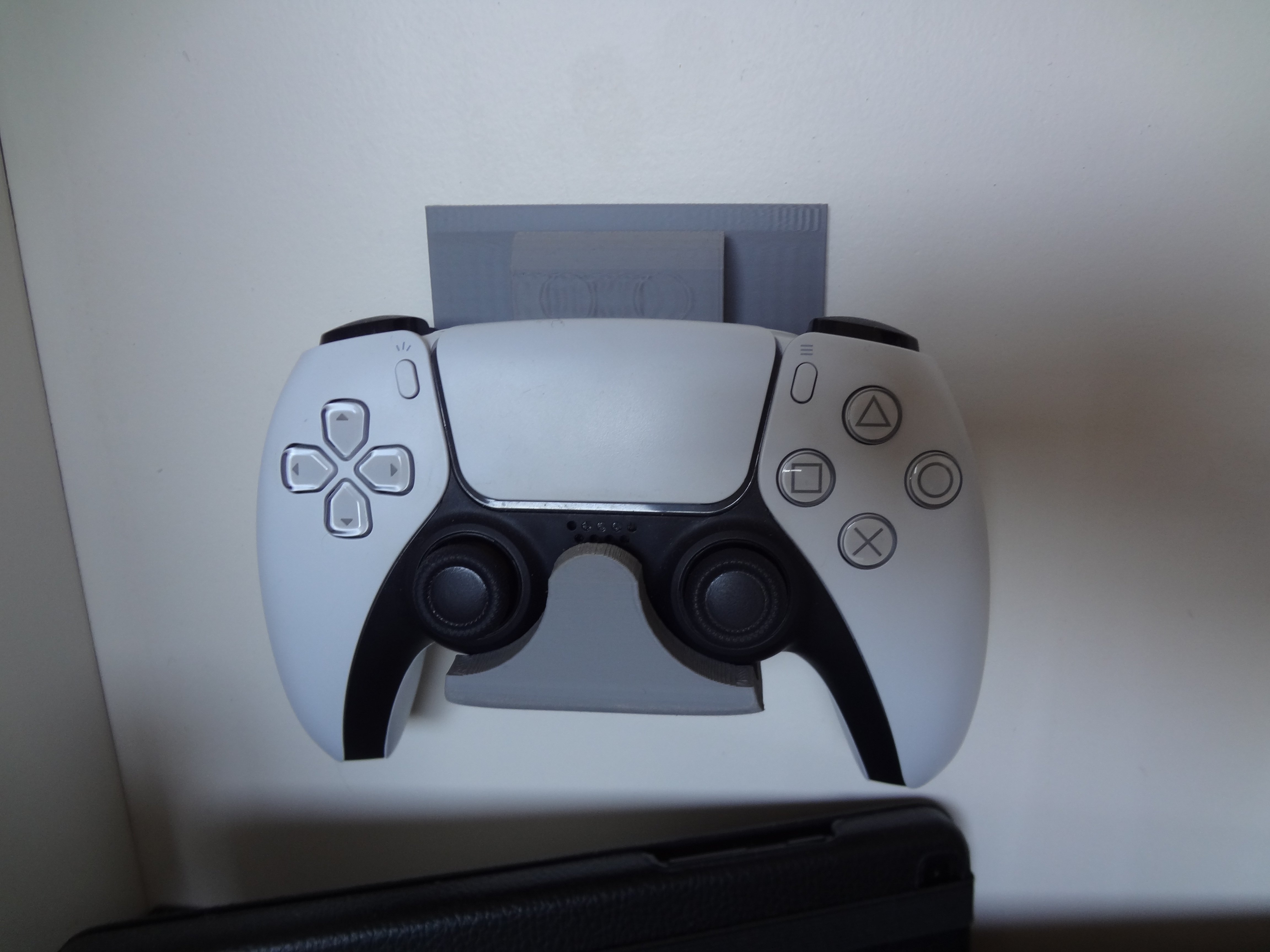 Dualsense, Wii Classic Controller wall mount (double sided tape)