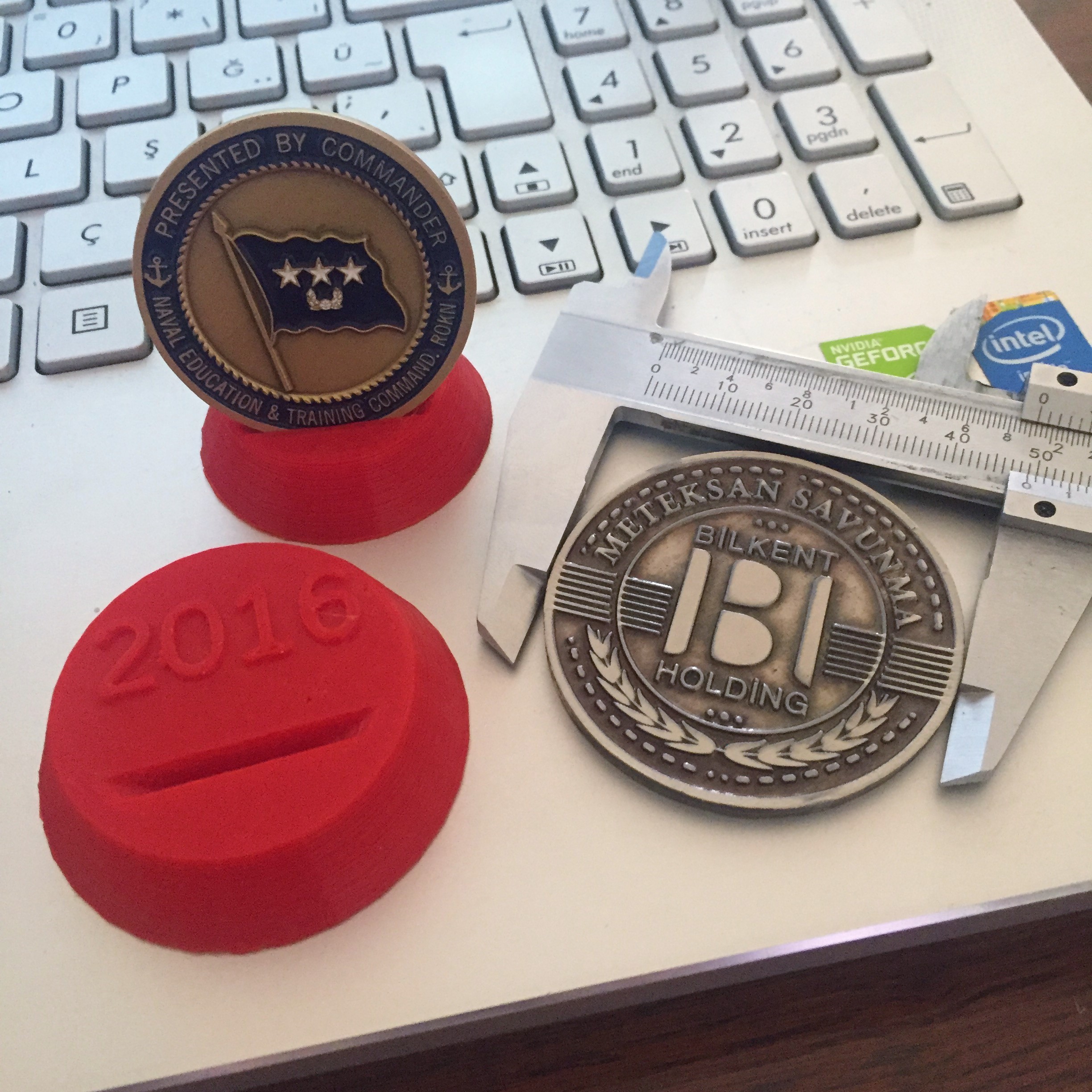 Customizable Coin Stand