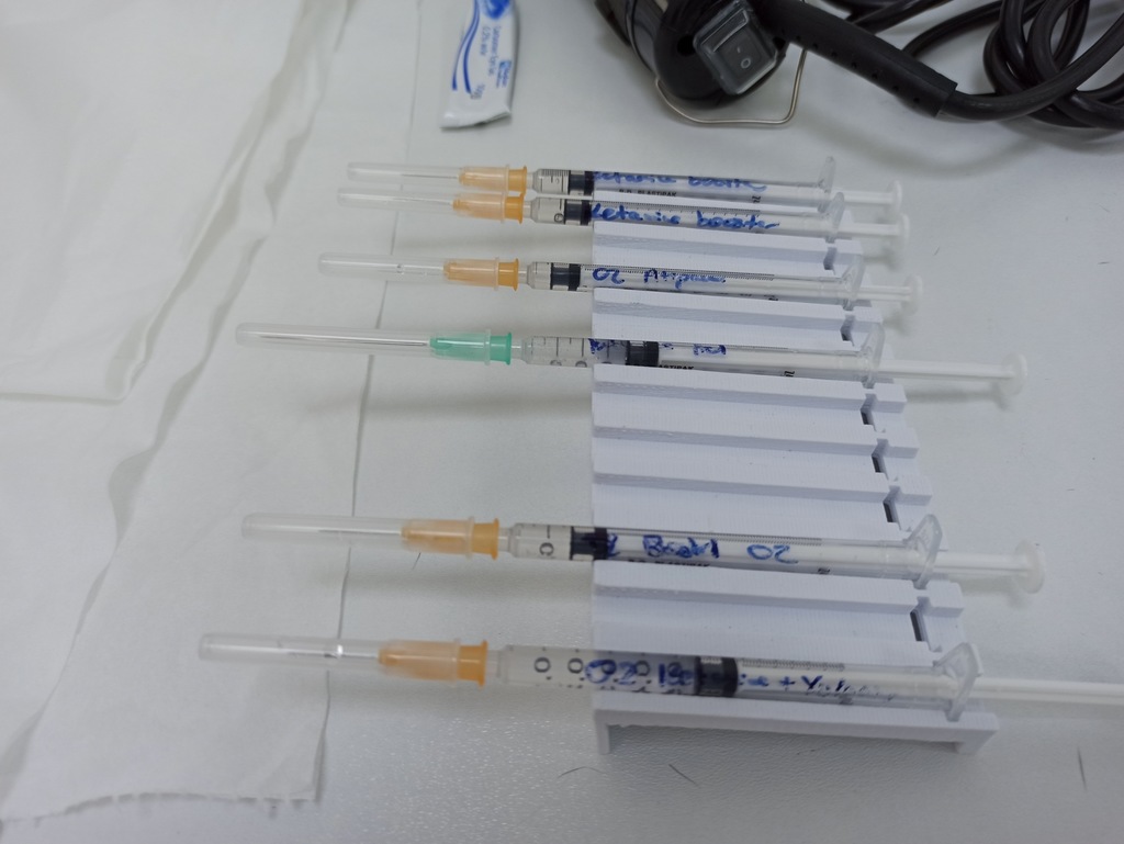 1ml and 2ml syringe angled syringe holders