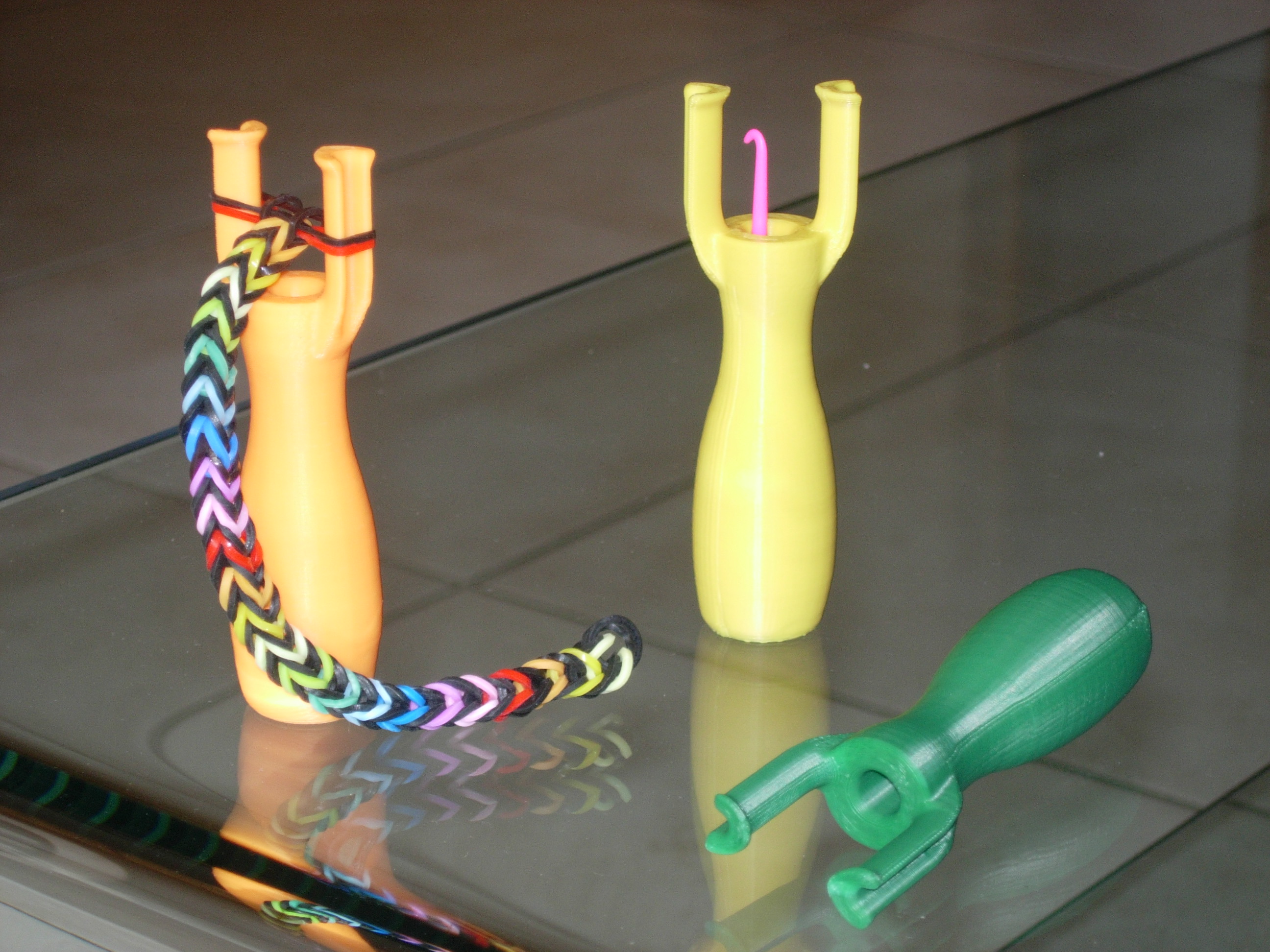 Support pour bracelets en élastiques