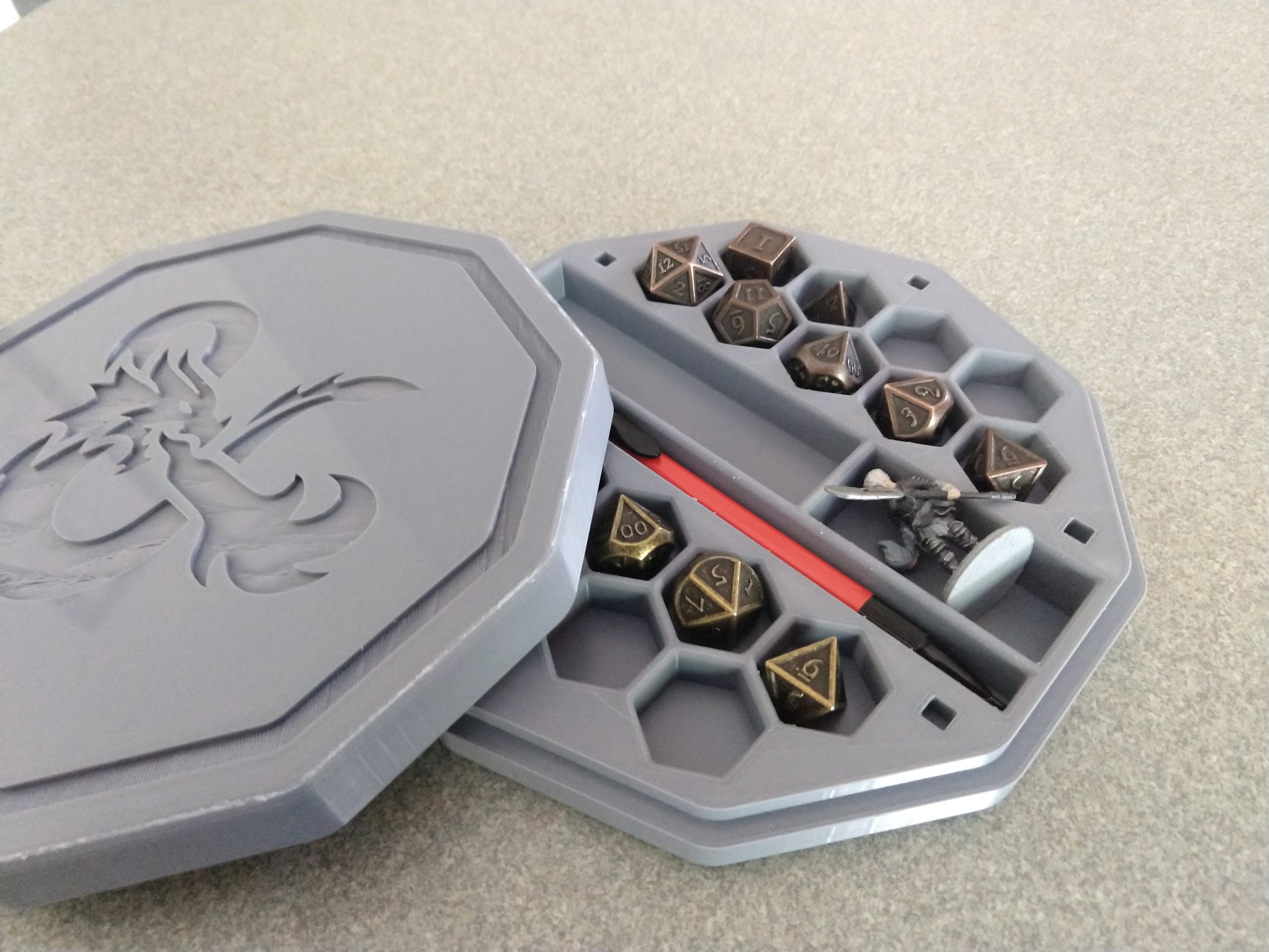 Dice Box n Tray with d&d logo