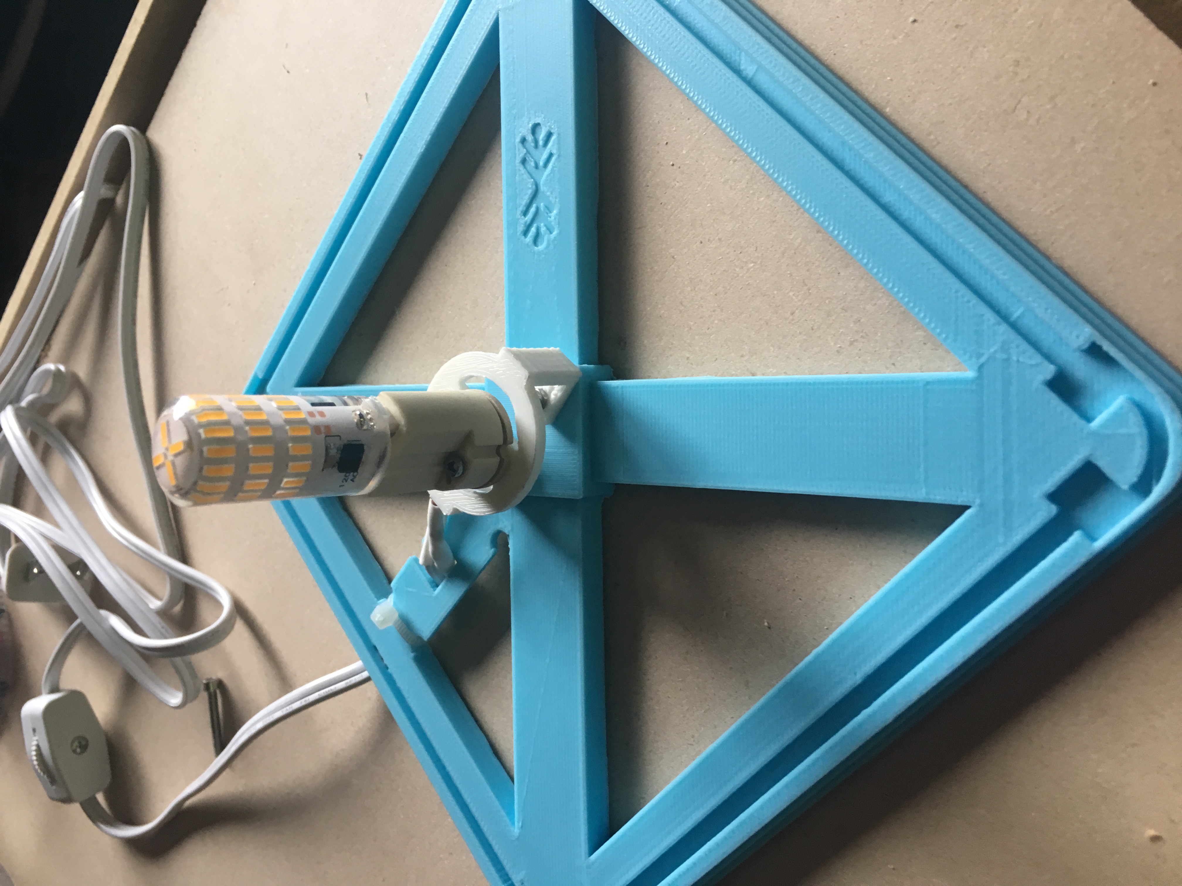 Customizable socket adapter
