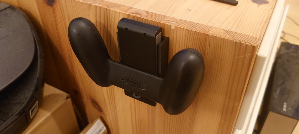 Nintendo Switch comfort controller grip wall-mount