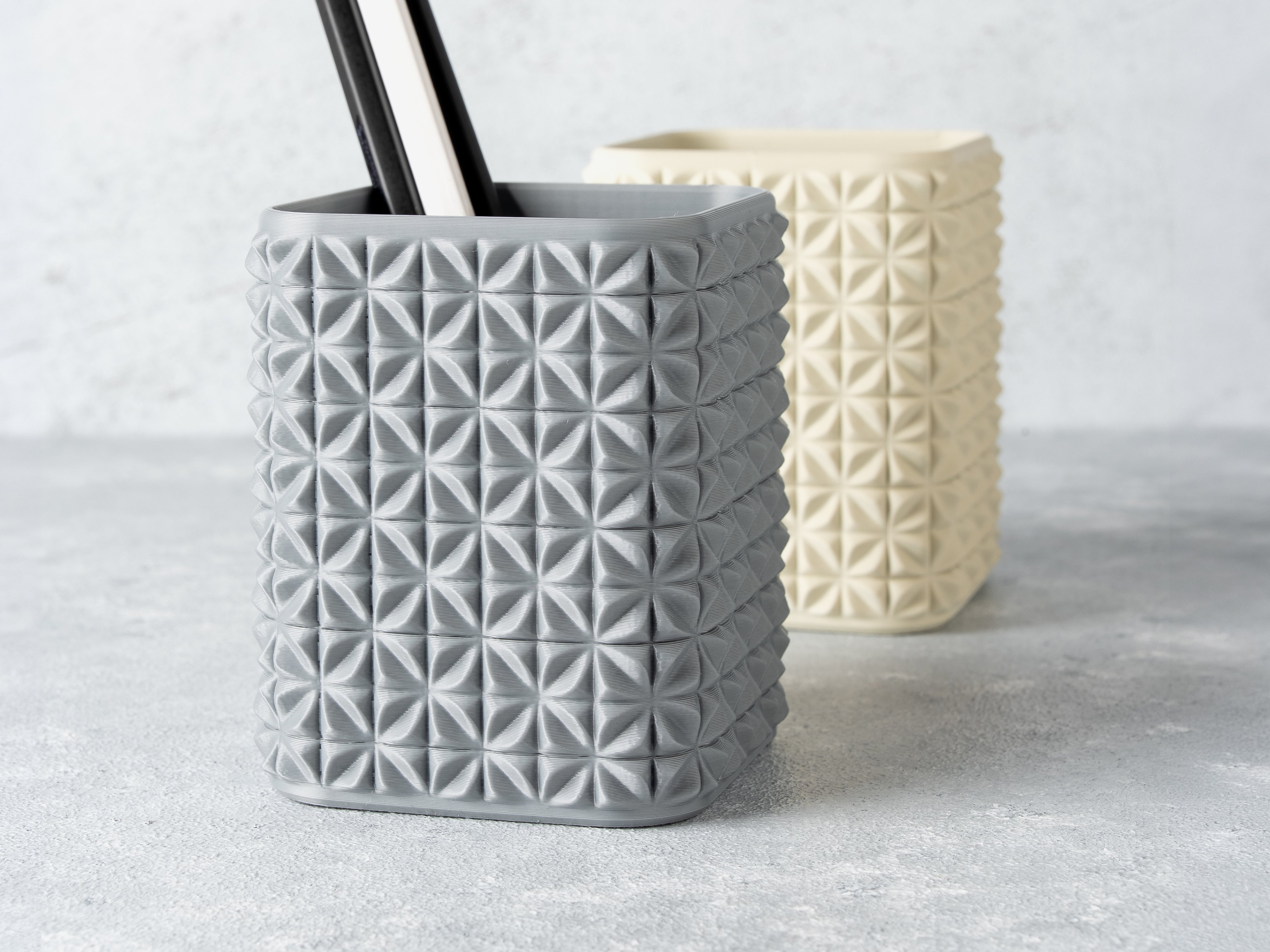 Diamond Prism Pen Holder
