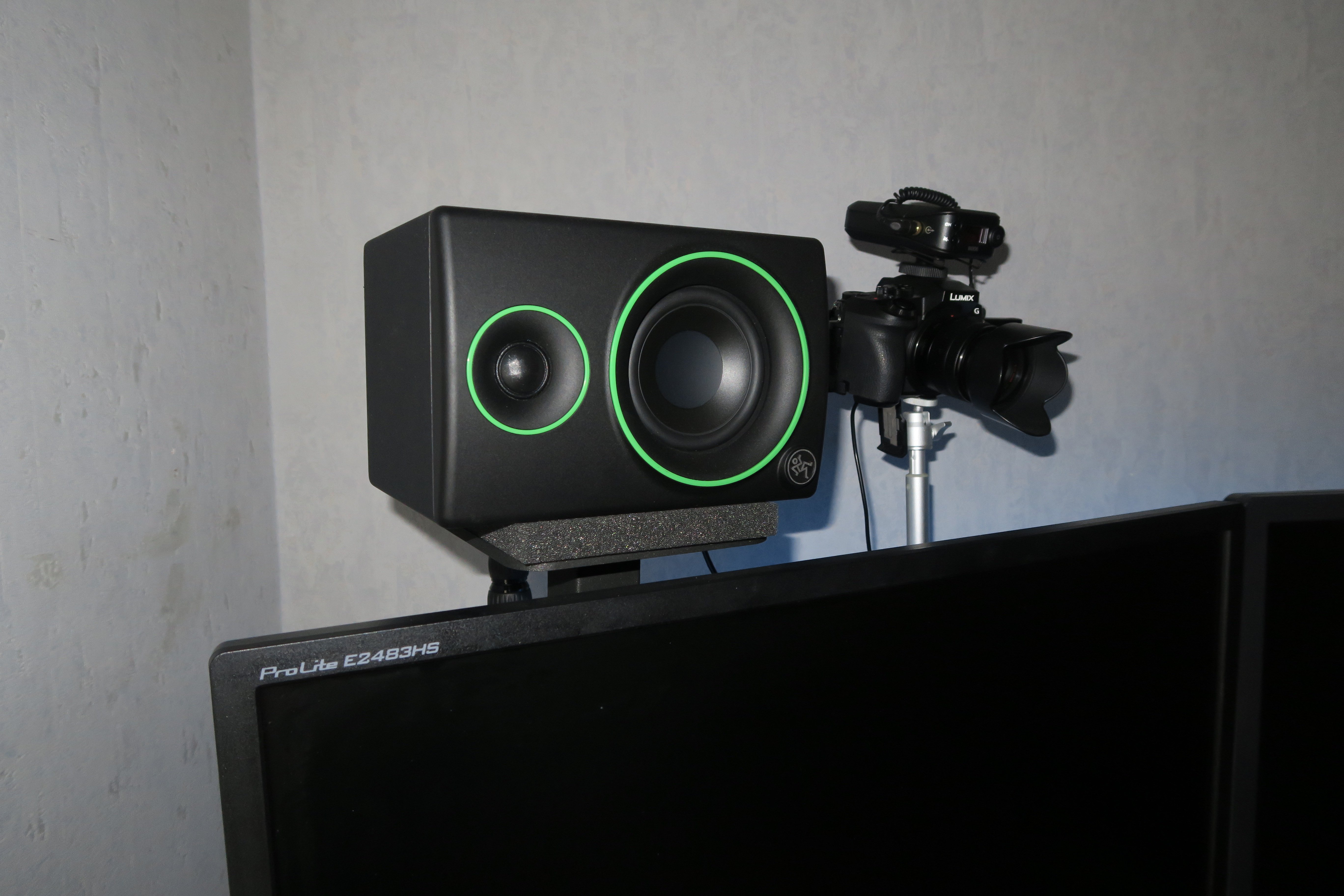 STAND SPEAKERS / SUPPORT ENCEINTES (For support double/triple screen)