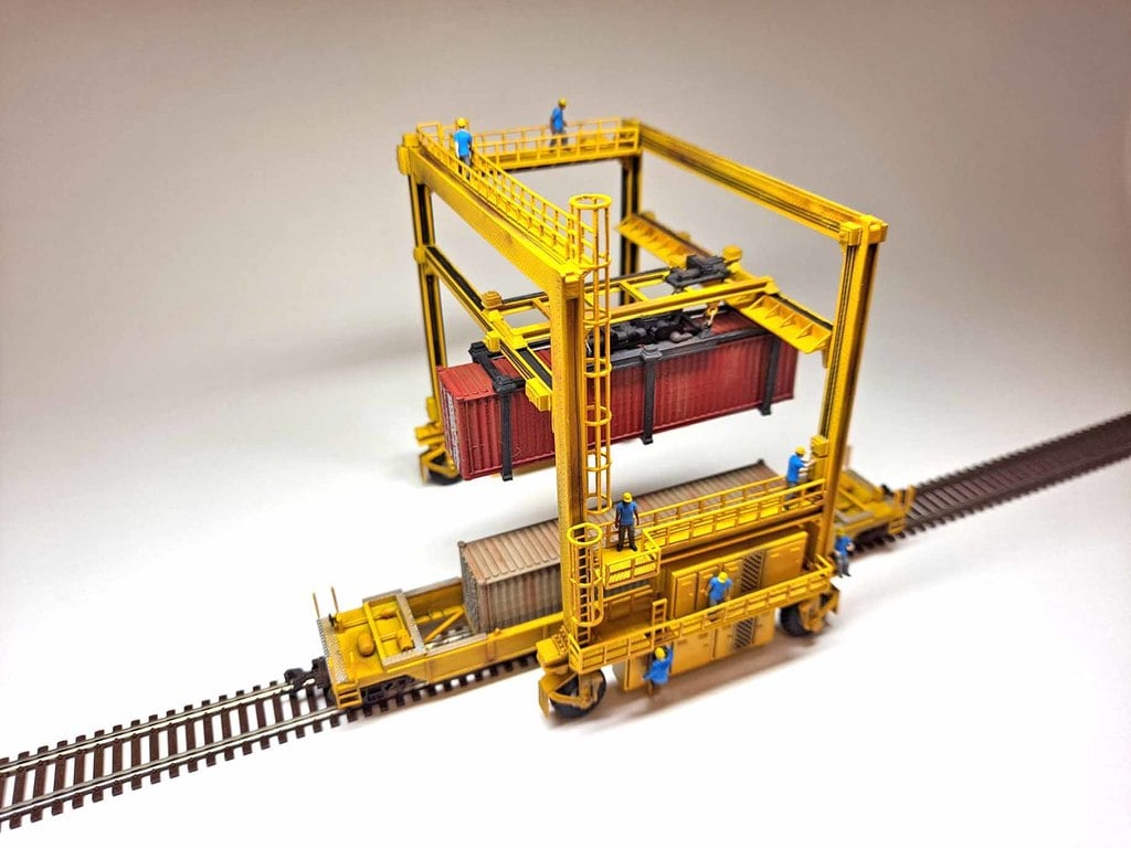 N Scale Intermodal Crane