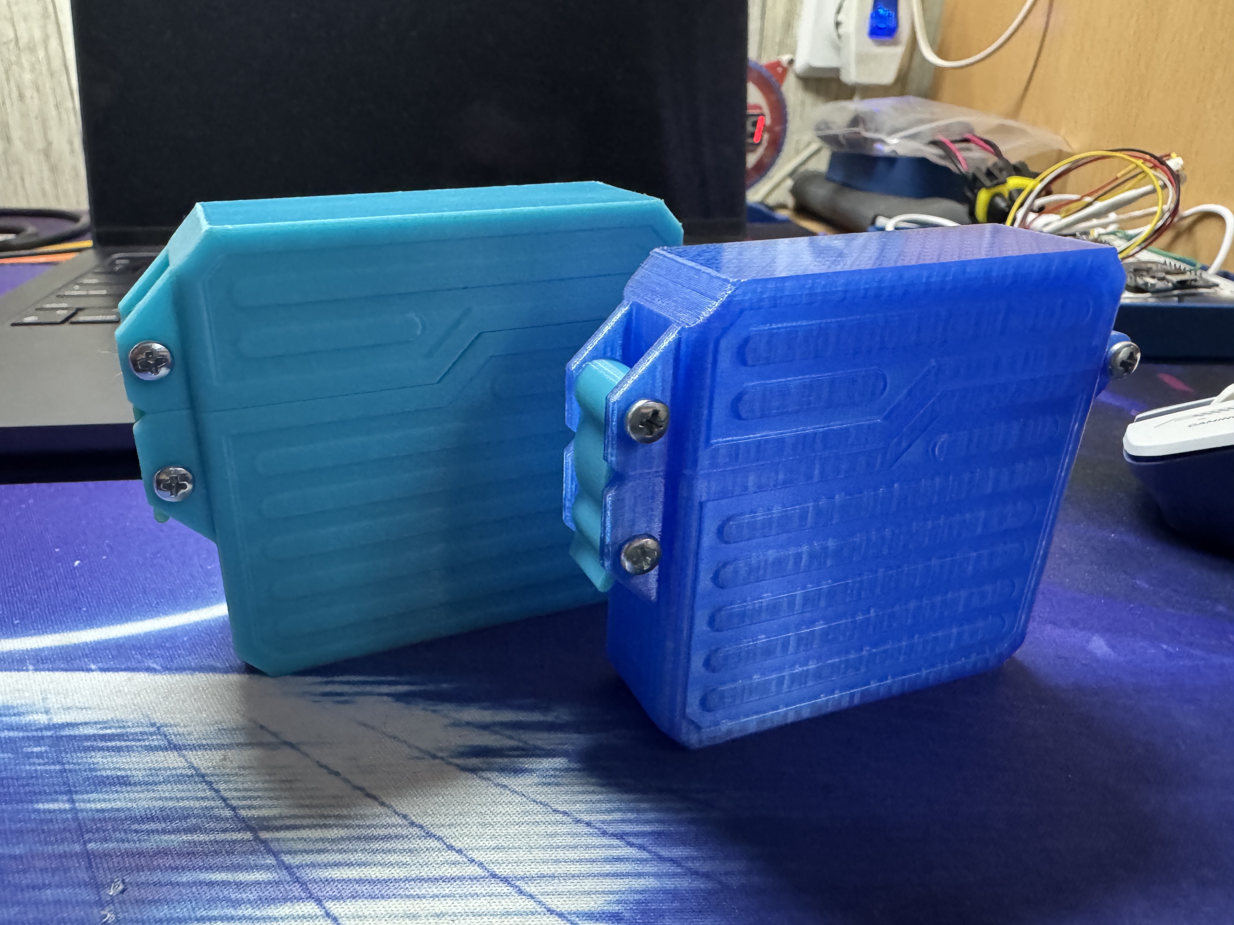 Parametrical Universal Vertical Case (Solidworks)