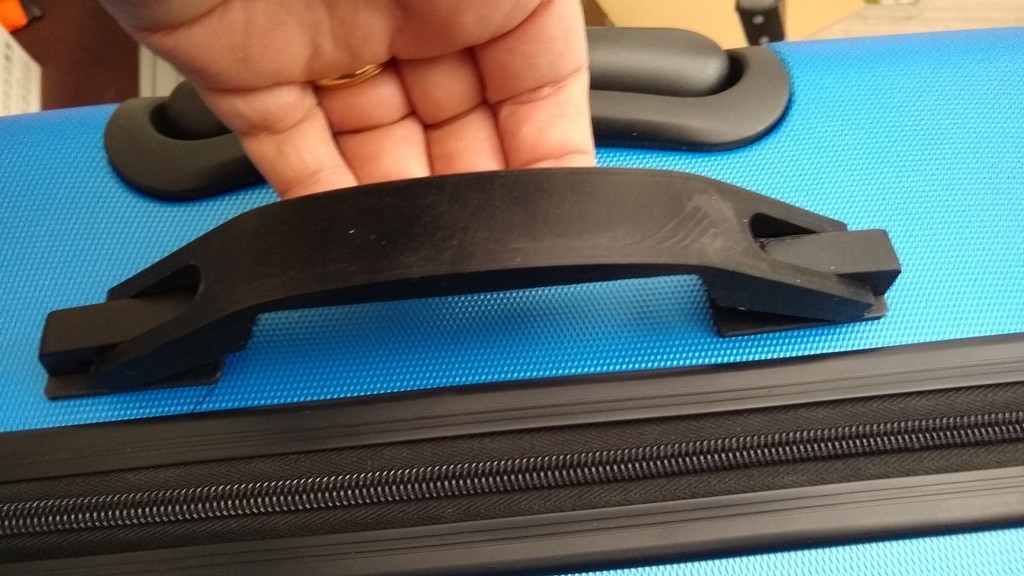 Suitcase handle replacement