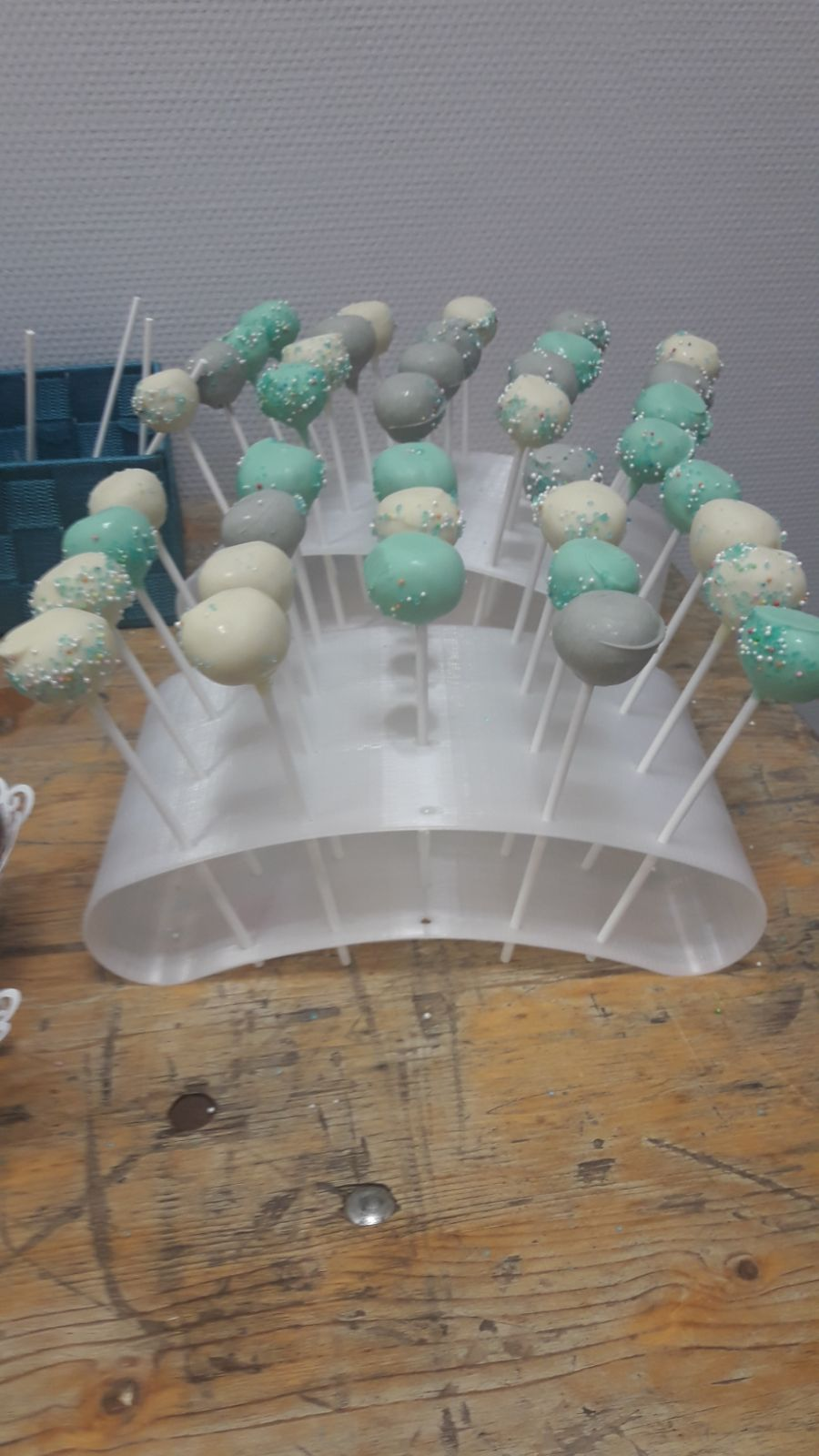 pop cake support