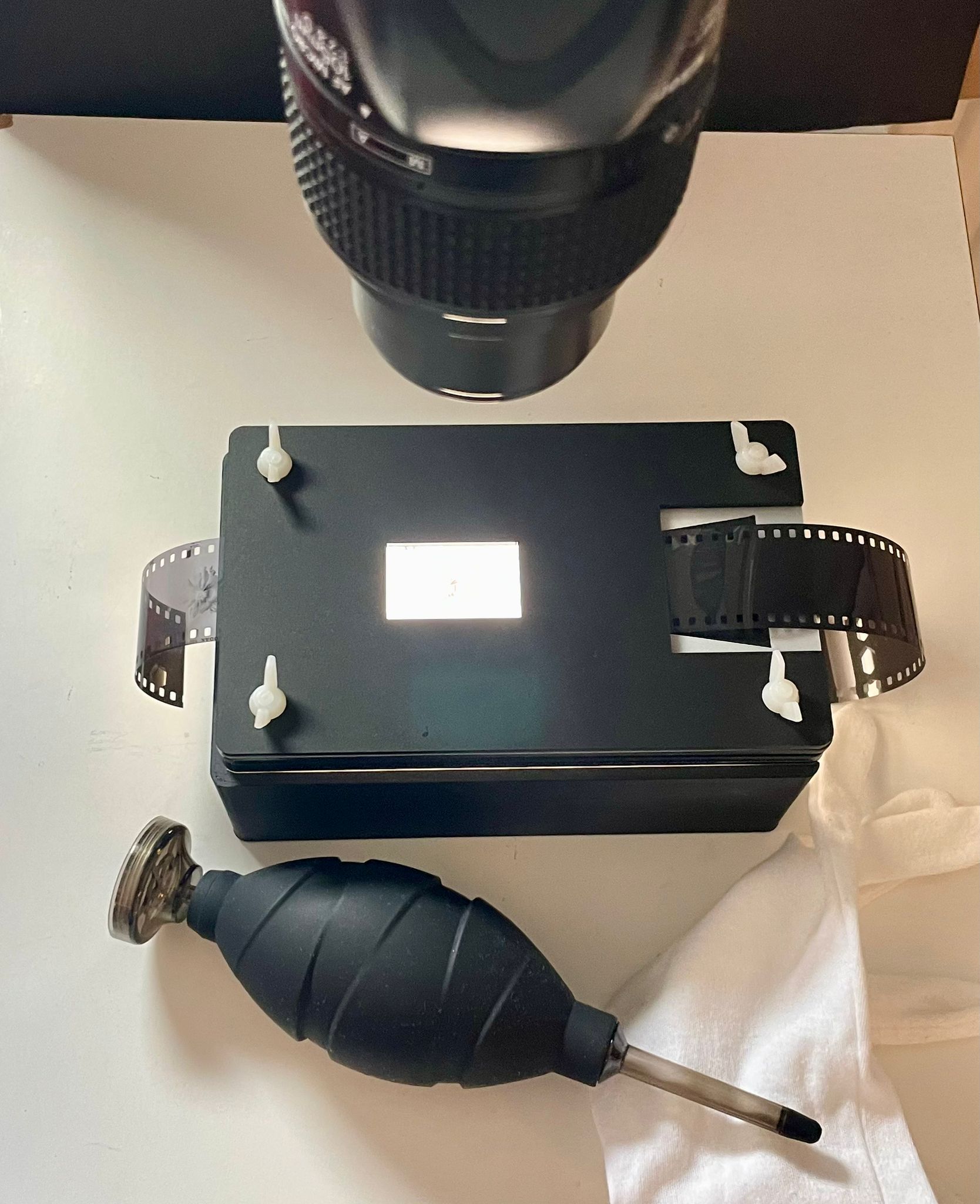 LED light source case for Essential Film Holder