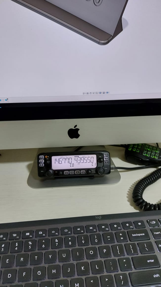 Icom IC-2730 Stand
