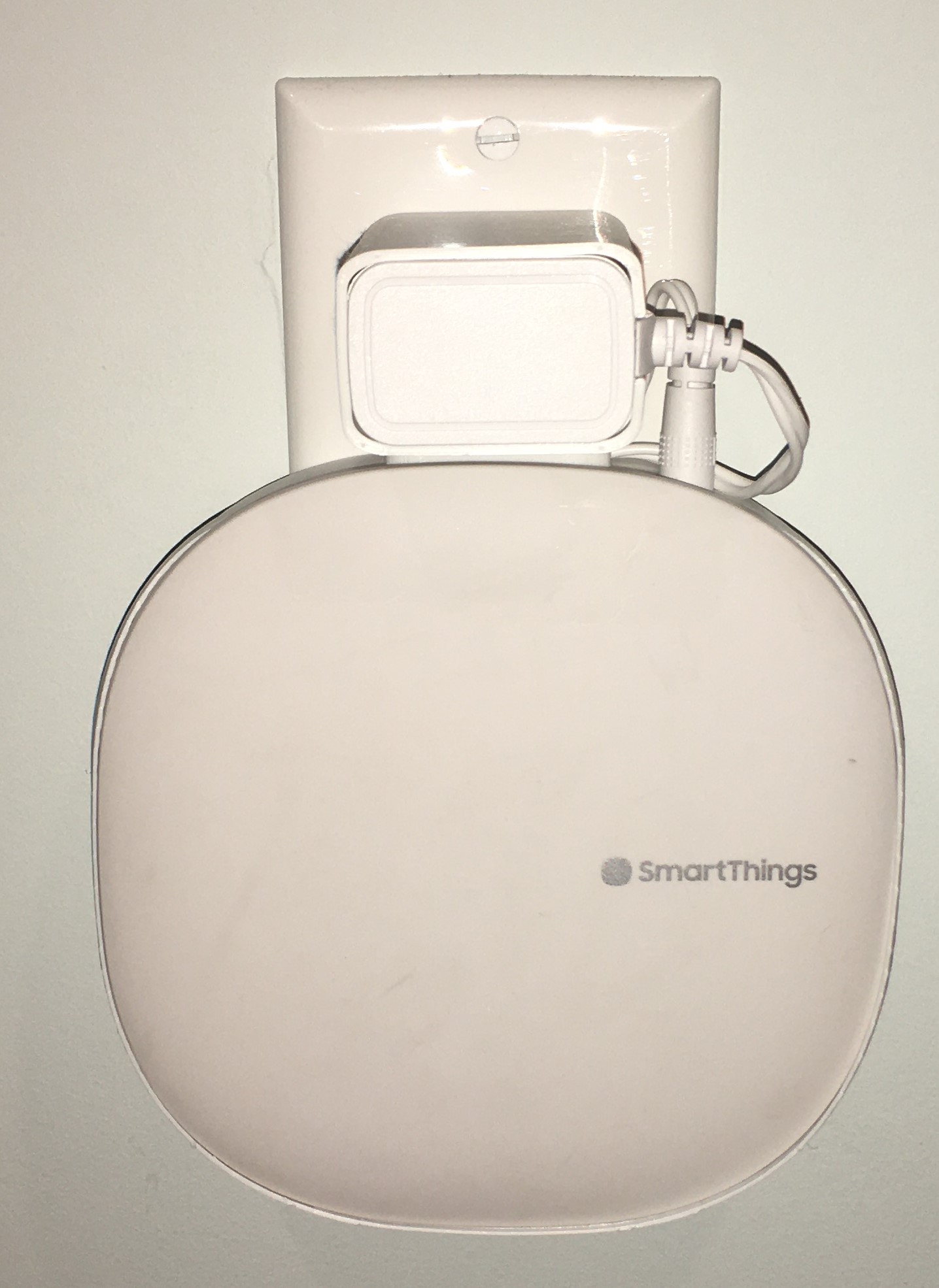 Outlet Mount for SmartThings (2018) Gen 3