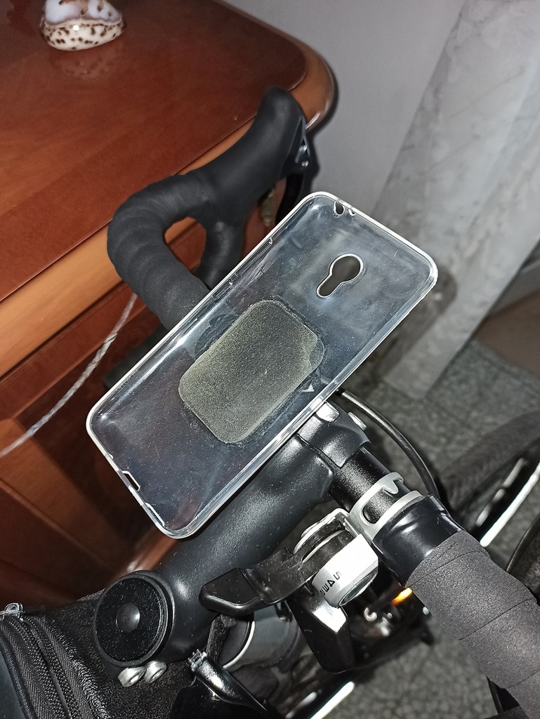 Bike smartphone mount with quick lock - Aero version