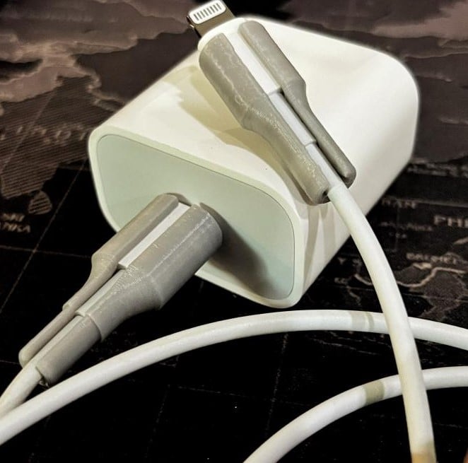 iPhone 13 (USB C - lightning) cable protector