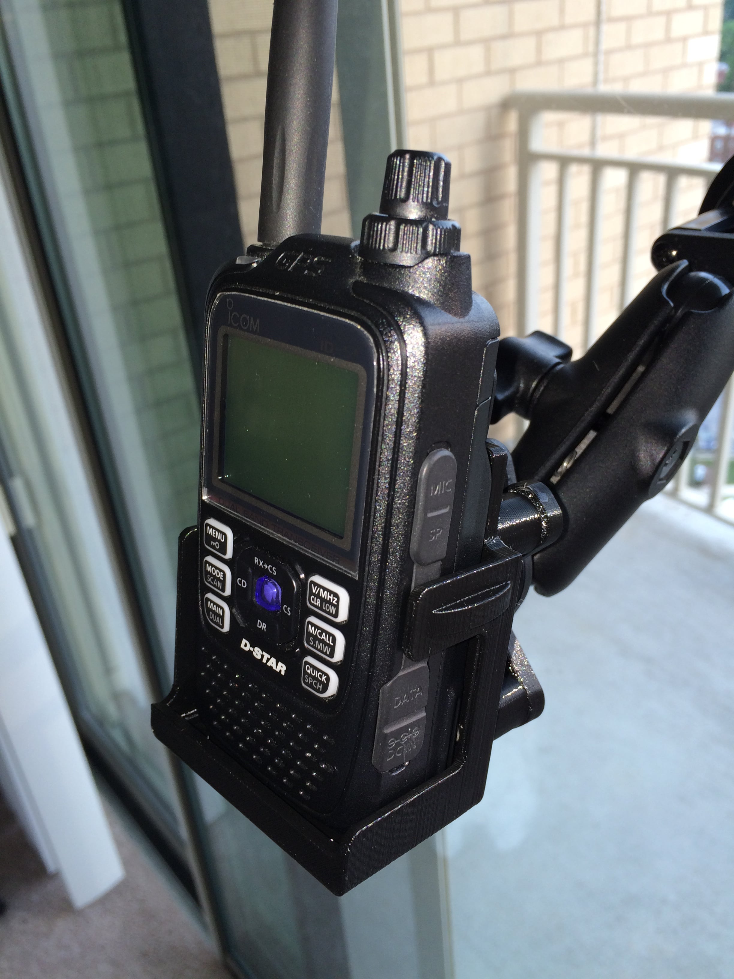 iCOM ID-51 RAM Mount