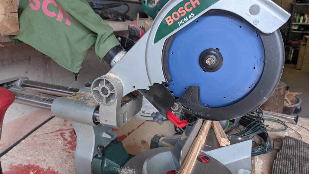 Bosch PCM 8s dust extraction 