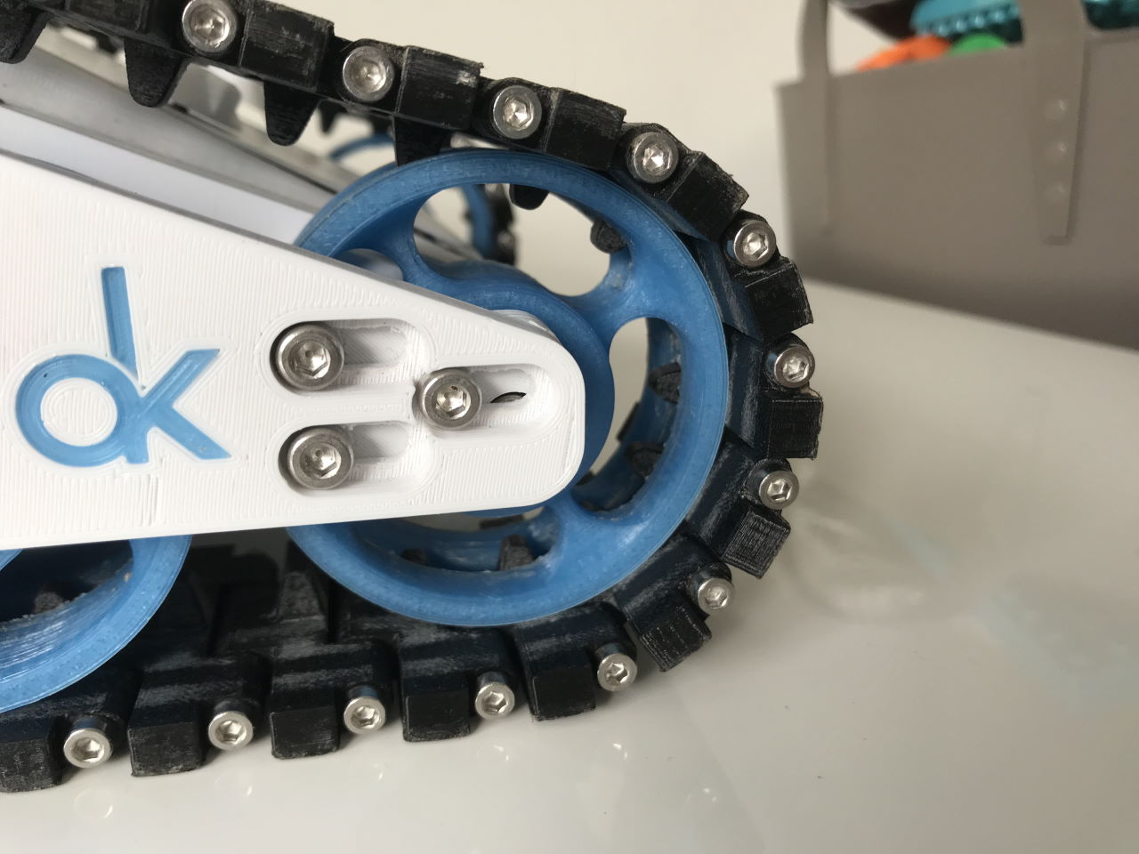 RC tank modified tension wheel