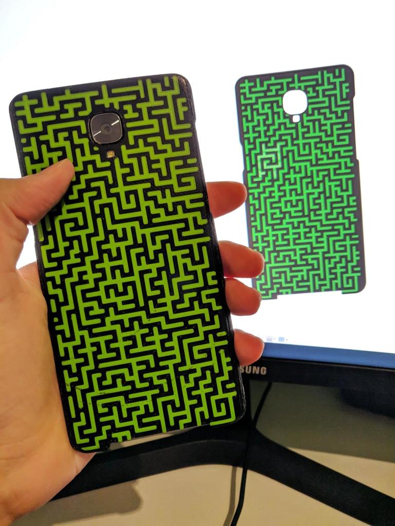 OnePlus 3/3T case with maze pattern