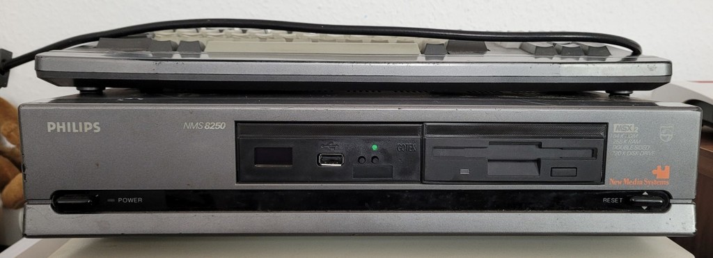 Gap filler for installing Gotek floppy emulator into Philips 82xx MSX2 computers