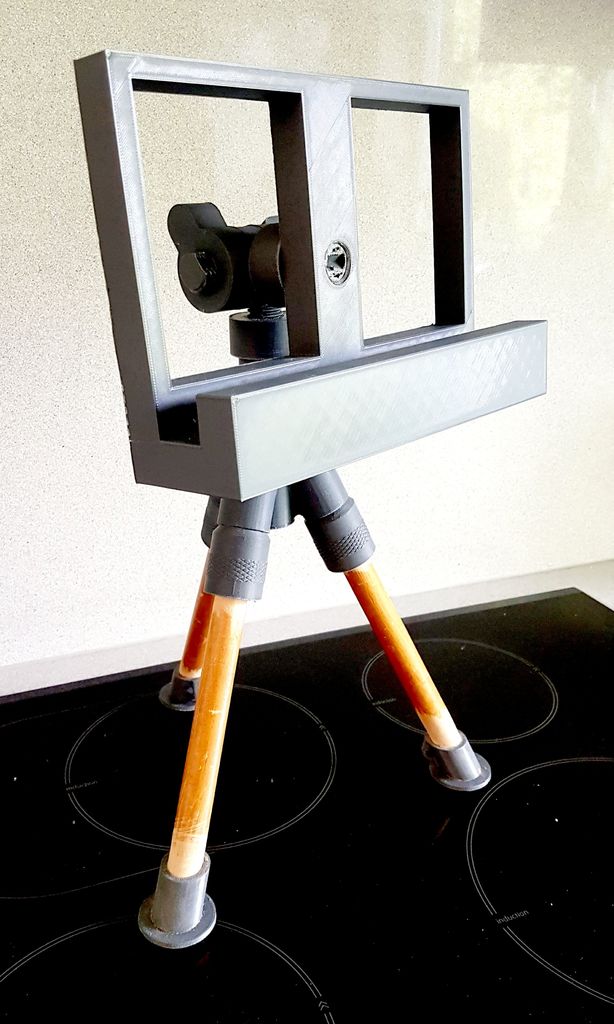 Robust tripod for tablet