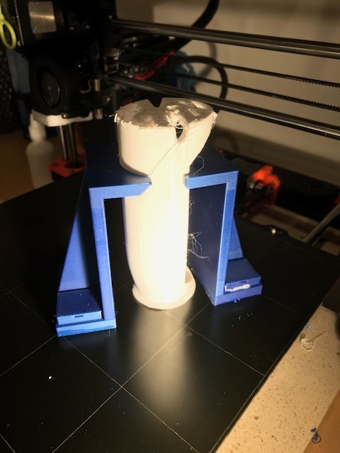 Magnetic bed clamp for tall prints