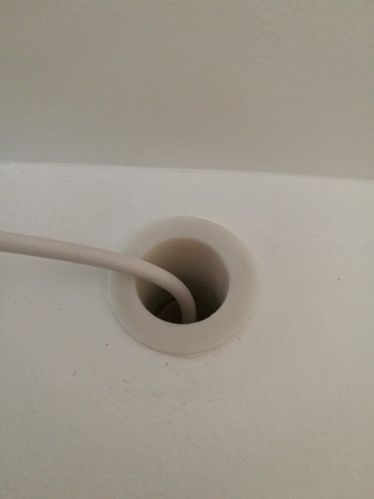 Hole Cover for cable managment