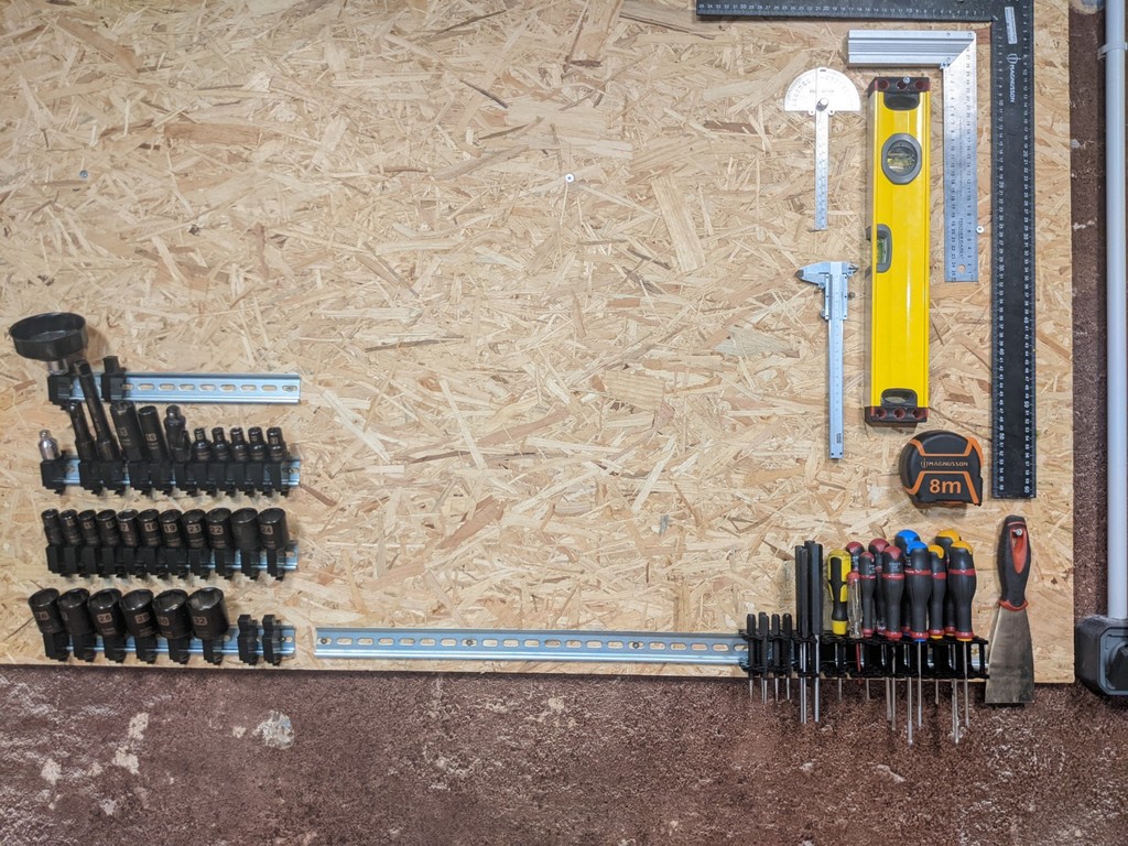 DIN rail modules : screwdriver & 1/2" socket