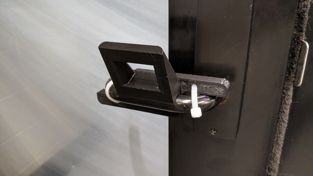 Hands-free door handle