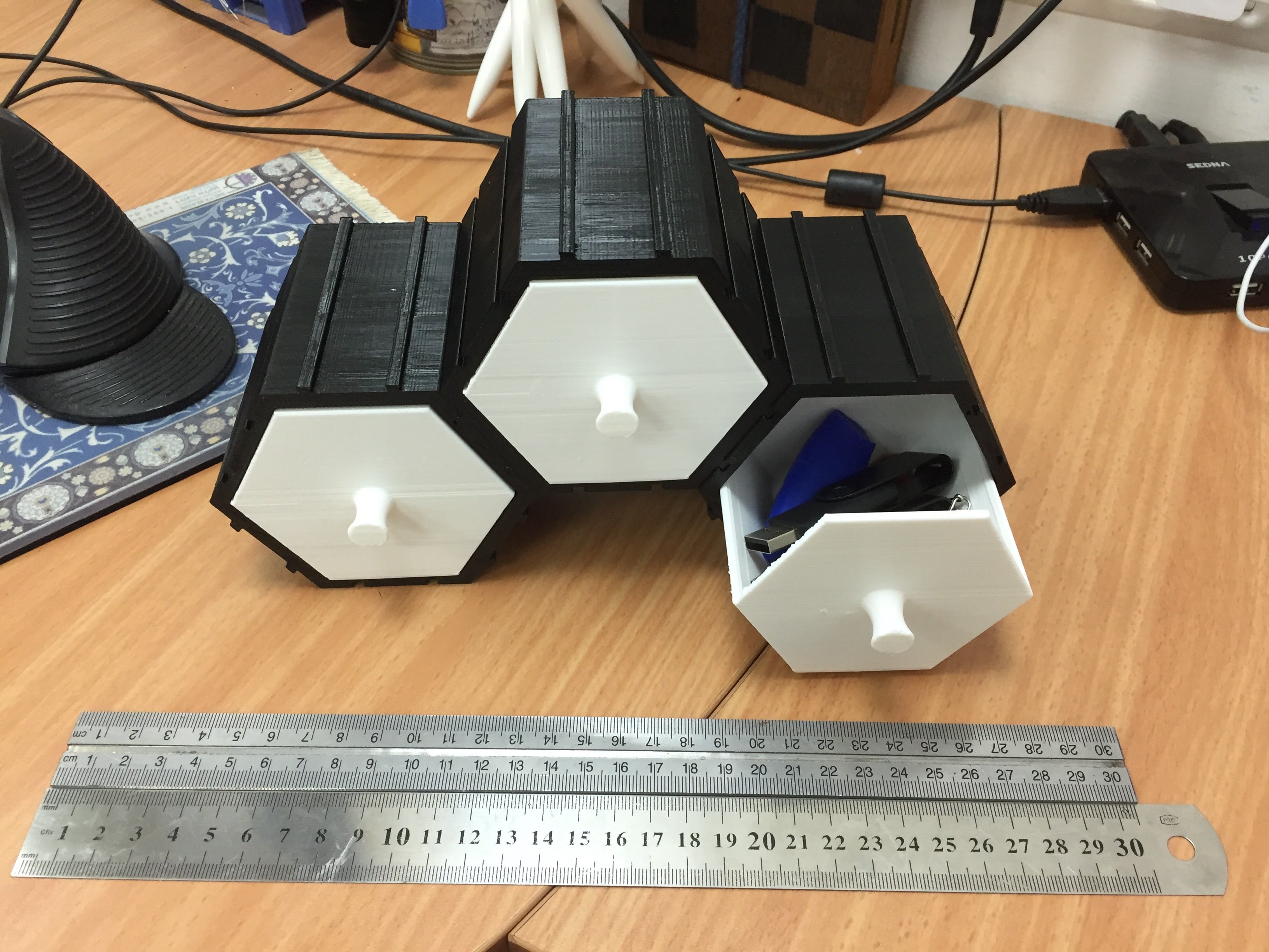 Interlocking Modular Hex Drawers for Jewlery