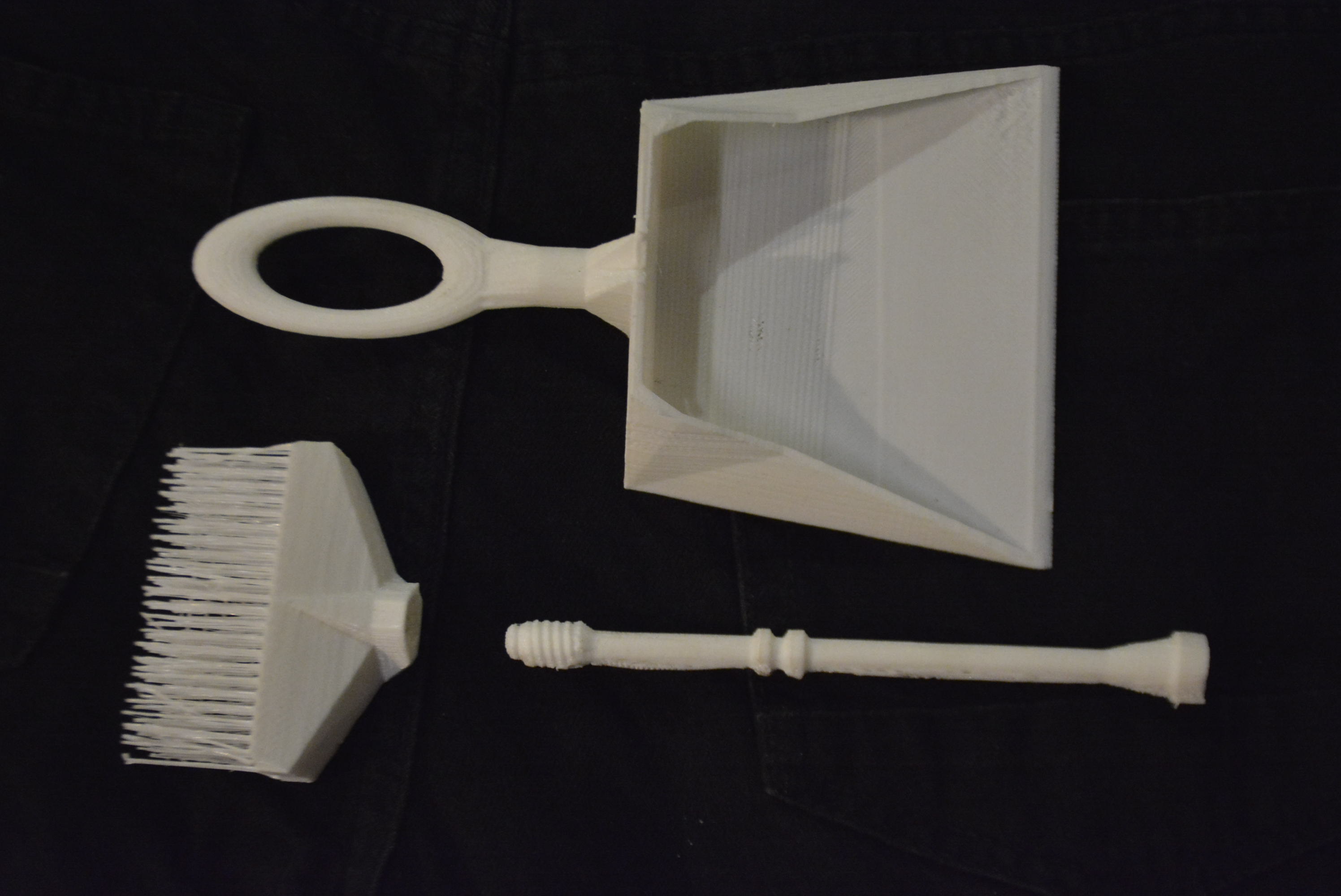 Dust pan and brush for hobbits