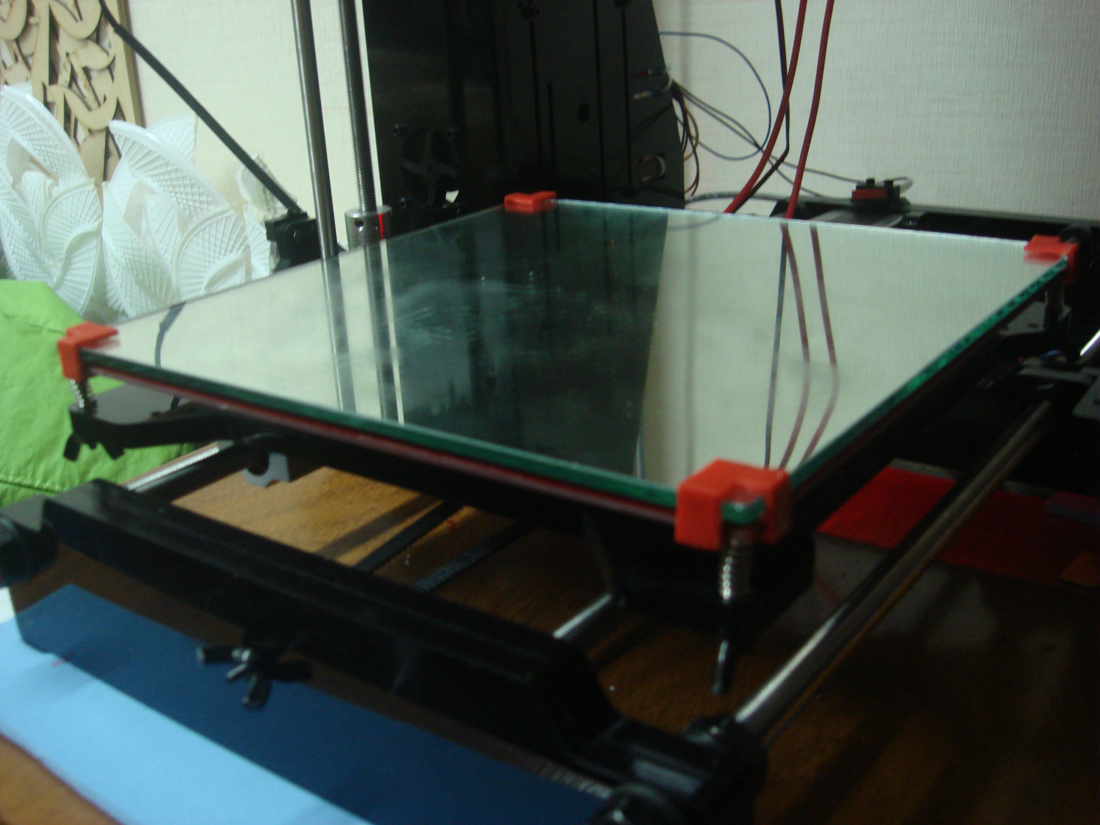 Simple Glass Bed Mount