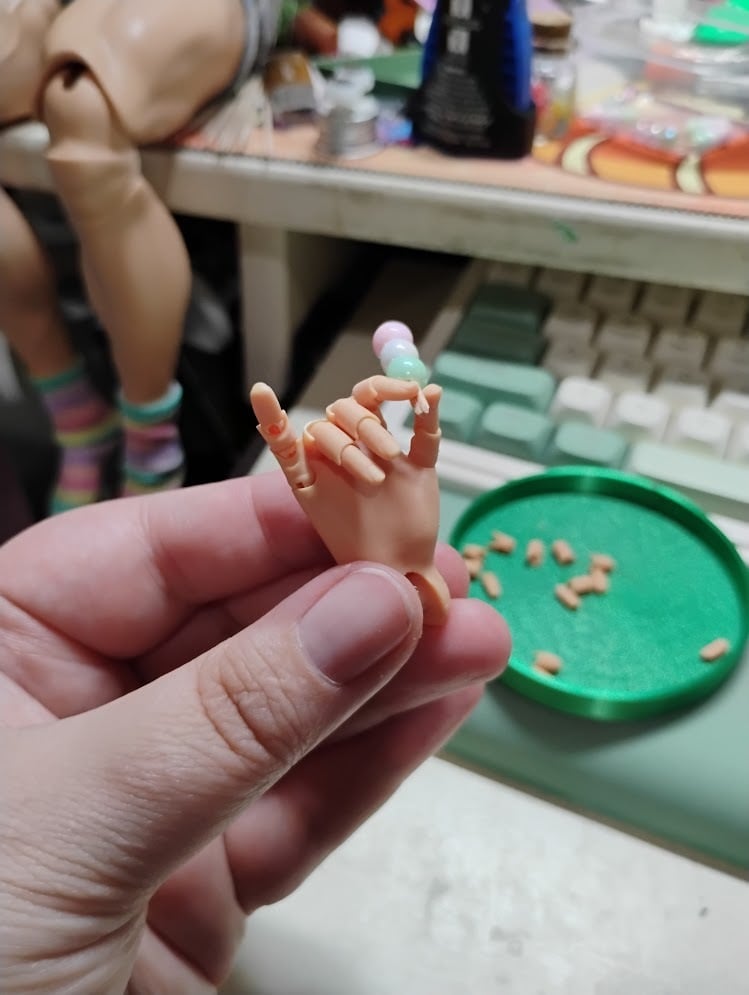 Articulated Doll Hand - Remix