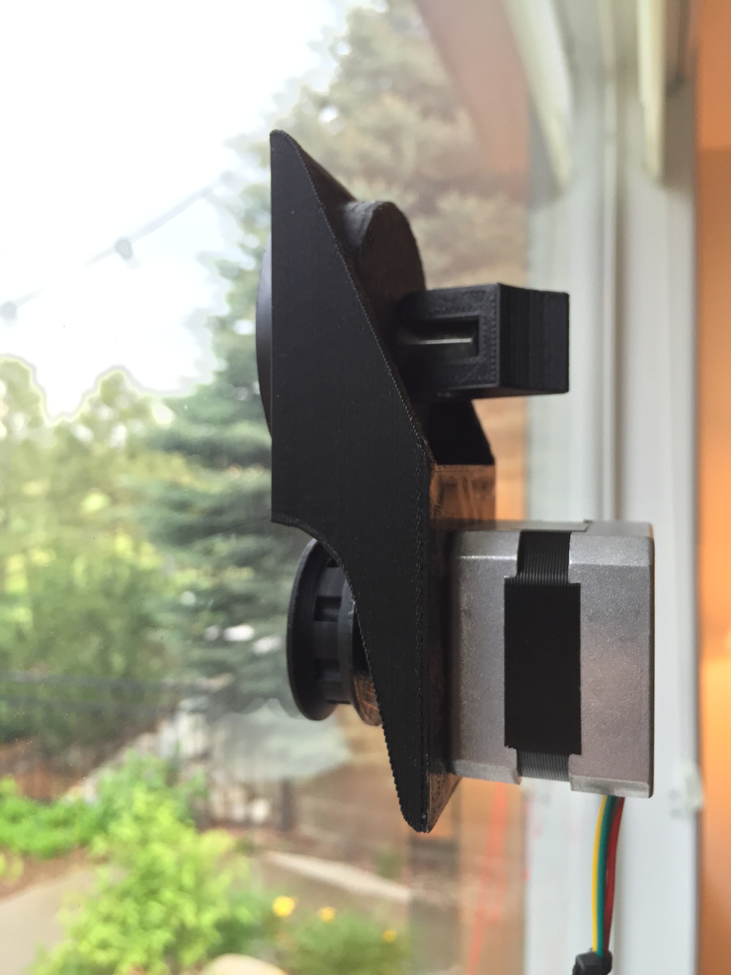 Integrated Suction Cup Glass Mount Bracket for Polargraph Stepper Motor
