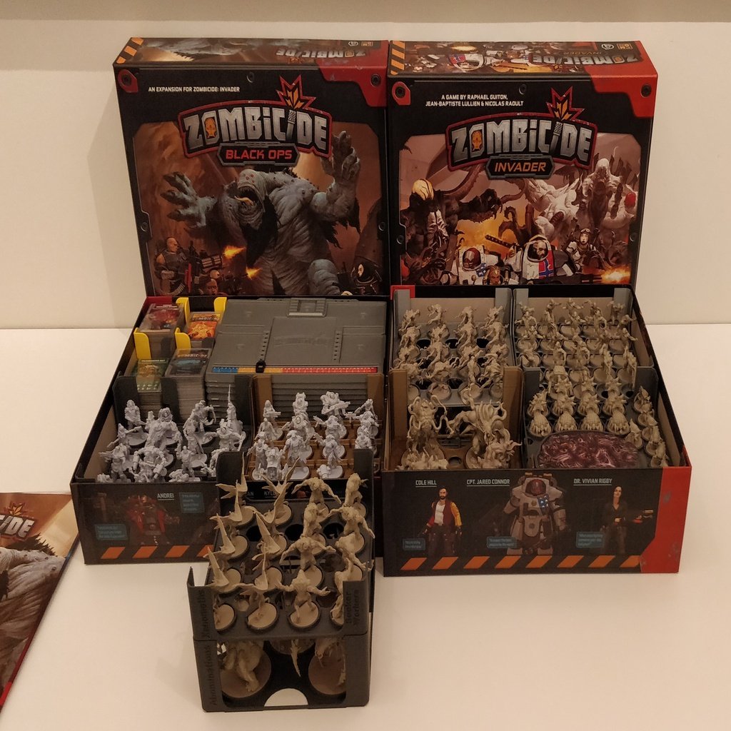 Zombicide Invader insert with card holders and stack-able trays